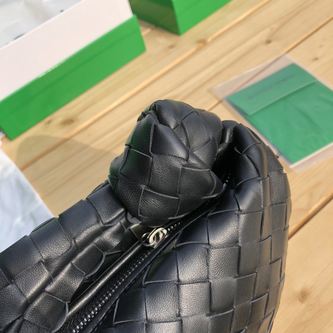 bottega venetaボッテガ バッグ カセット偽物 ミニバッグ 編みバッグ 持ちバッグ 新商品 優雅 シンプル 人気 ブラック_9