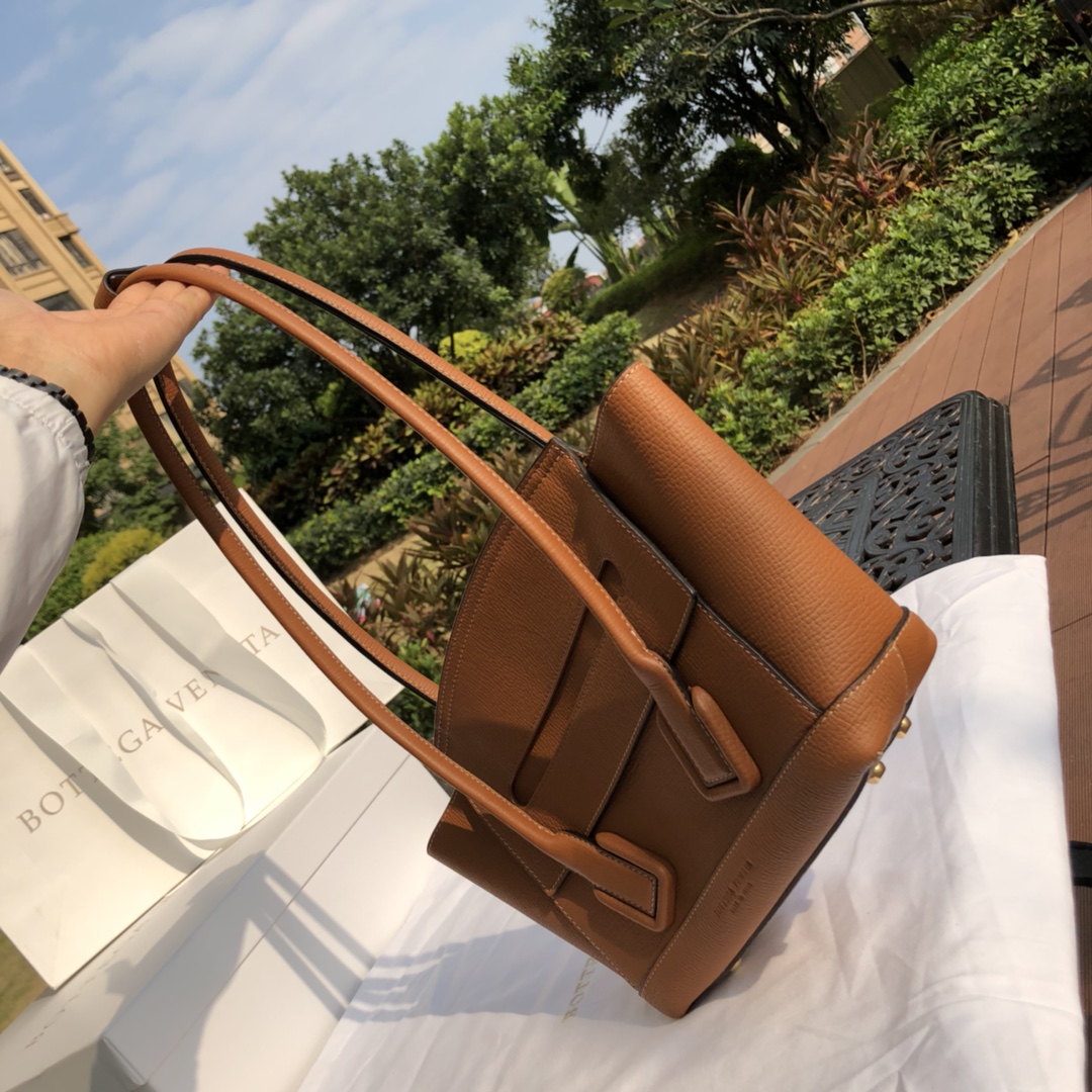bottega venetaボッテガヴェネタ 巾着バッグスーパーコピー 肩掛けバッグ 持ちバッグ 大容量 ファッション ブラウン_3