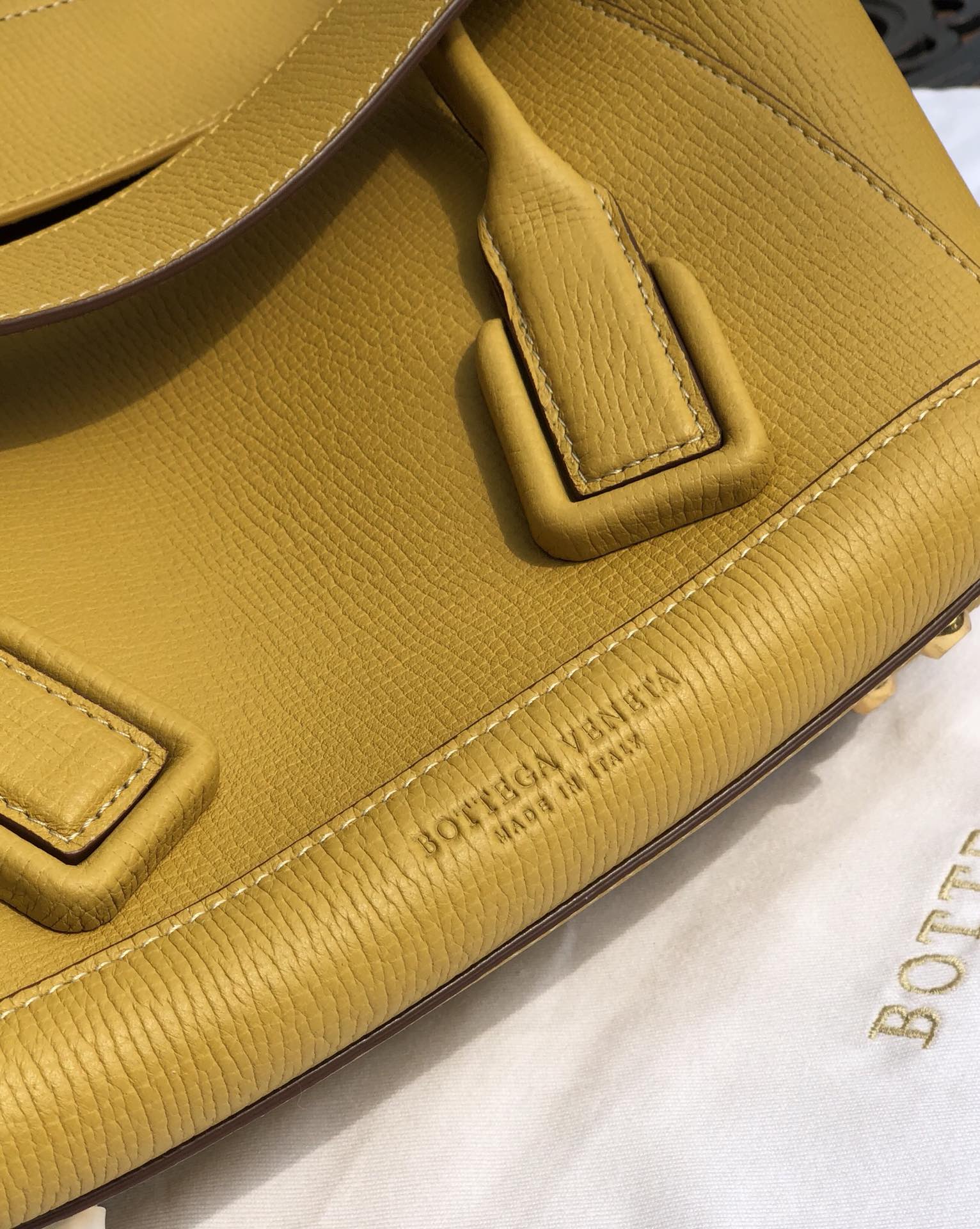 bottega venetaボッテガ 最新偽物 肩掛けバッグ 持ちバッグ 大容量 ファッション 人気品 イエロー_5