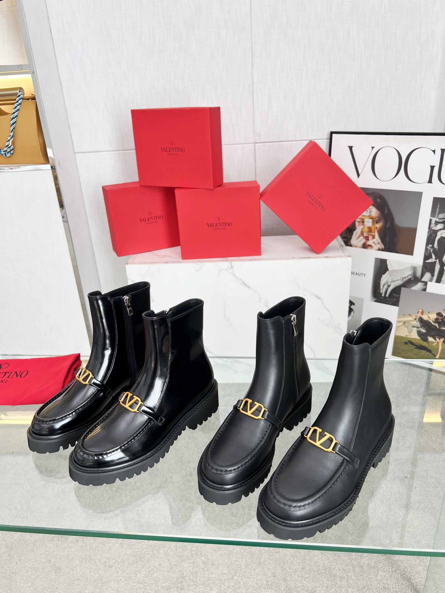 valentino 2024定番人気 シューズコピー ドクターマーチン ブーツ レザー 牛革 シンプル 品質保証 ブラック_7