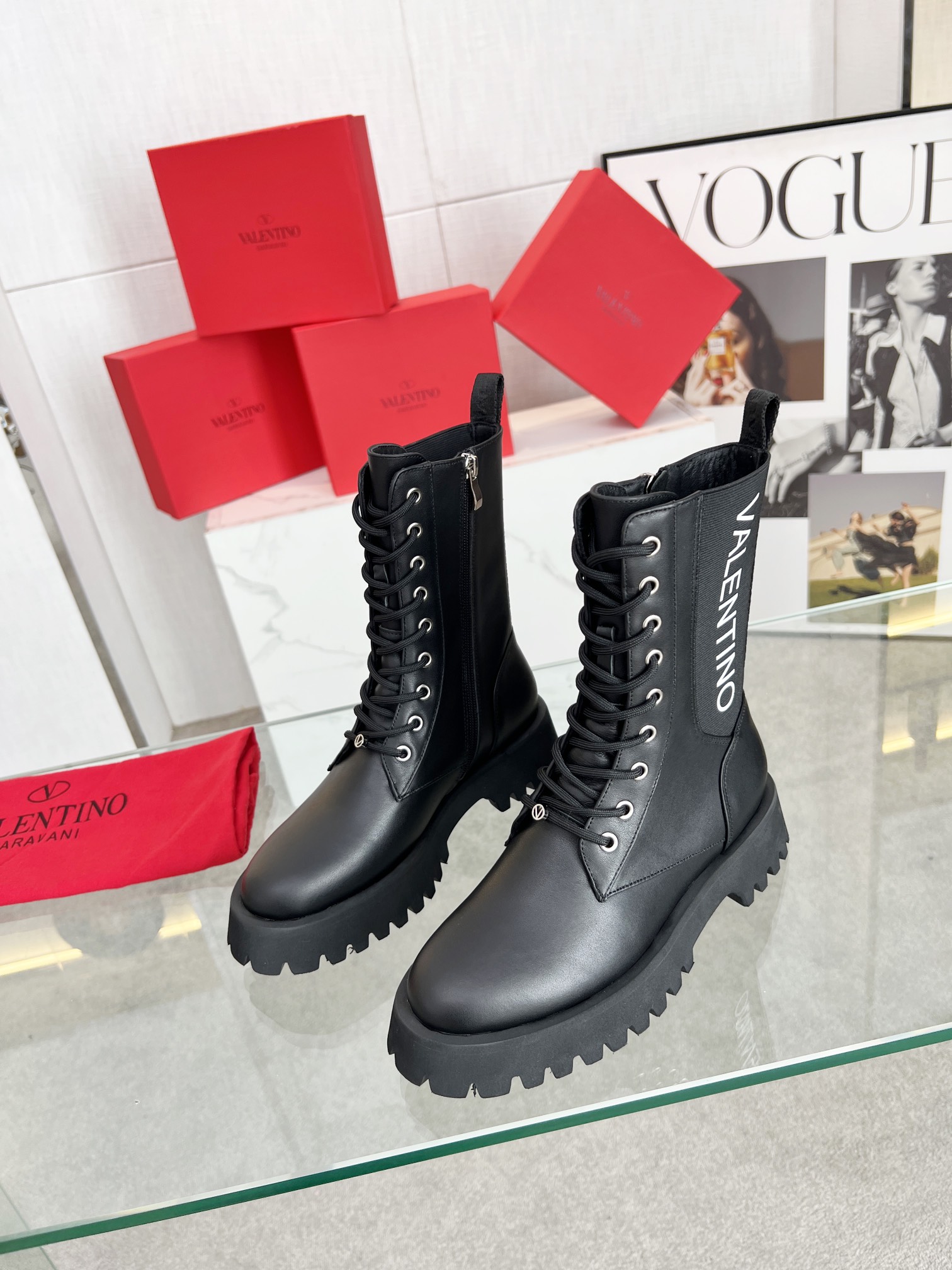 valentino ヴァレンティノ レディース 靴激安通販 ドクターマーチン ブーツ レザー 牛革 靴 シンプル 人気 ブラック_7