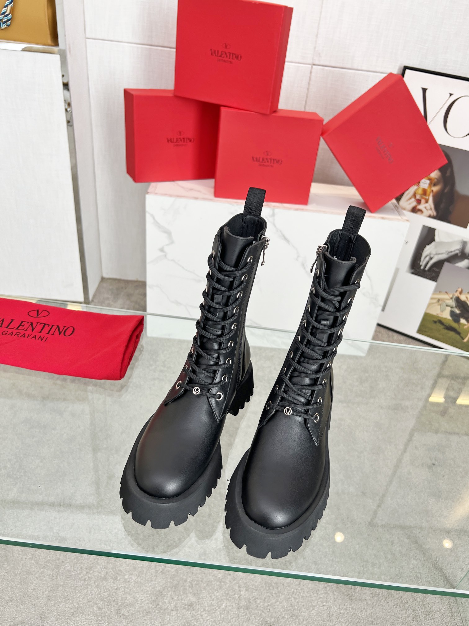 valentino ヴァレンティノ レディース 靴激安通販 ドクターマーチン ブーツ レザー 牛革 靴 シンプル 人気 ブラック_8