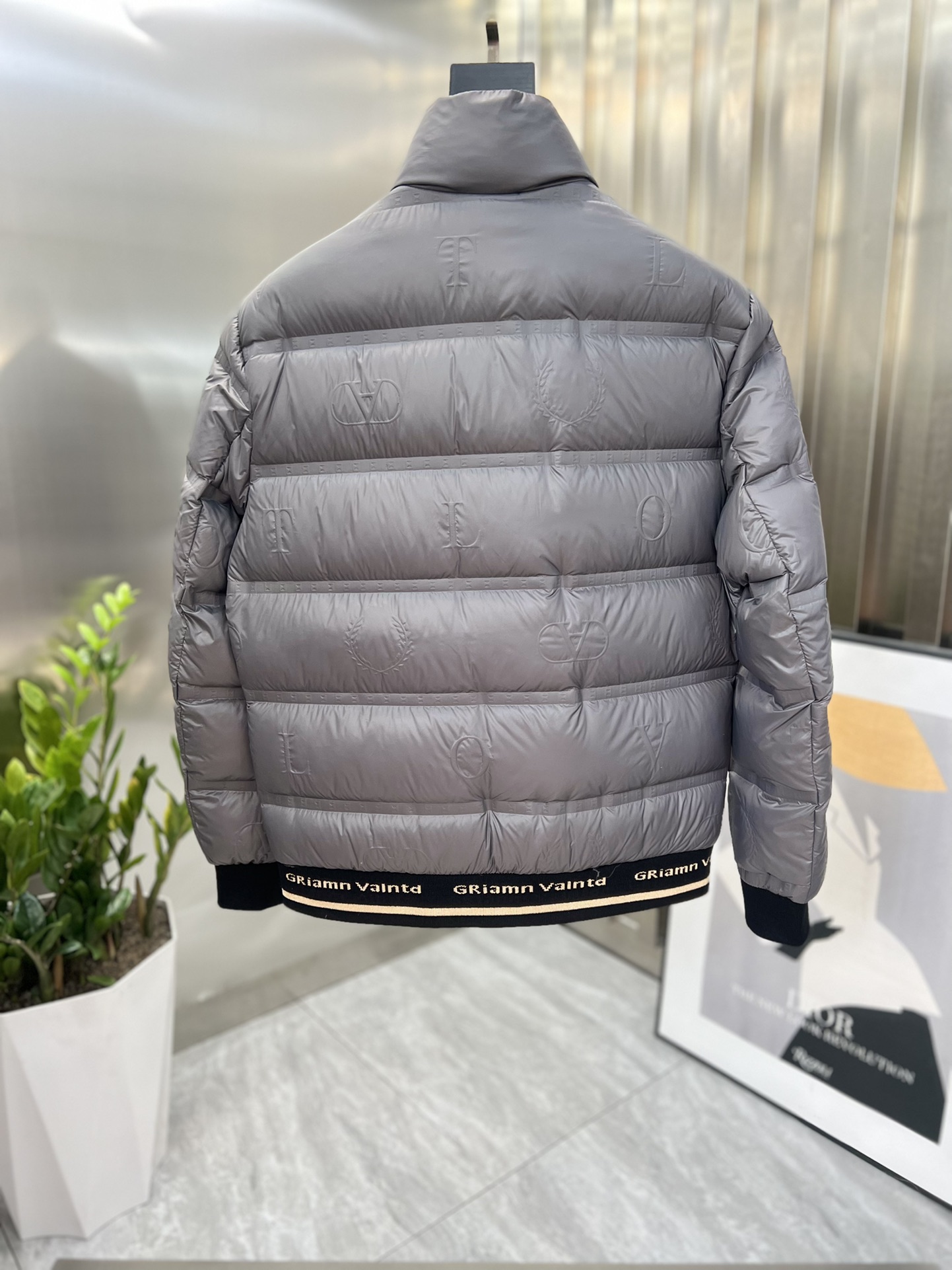 valentino ヴァレンティノダウン激安通販 アウター トップス 暖かい ハイネック 柔らかい 保温 冬服 グレイ_2