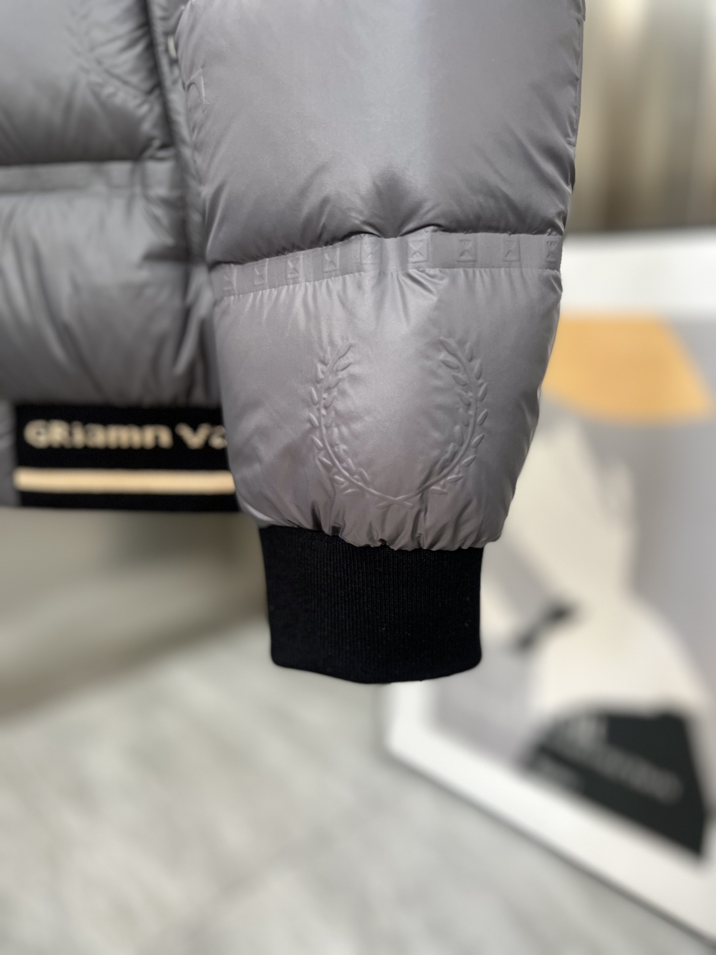 valentino ヴァレンティノダウン激安通販 アウター トップス 暖かい ハイネック 柔らかい 保温 冬服 グレイ_4