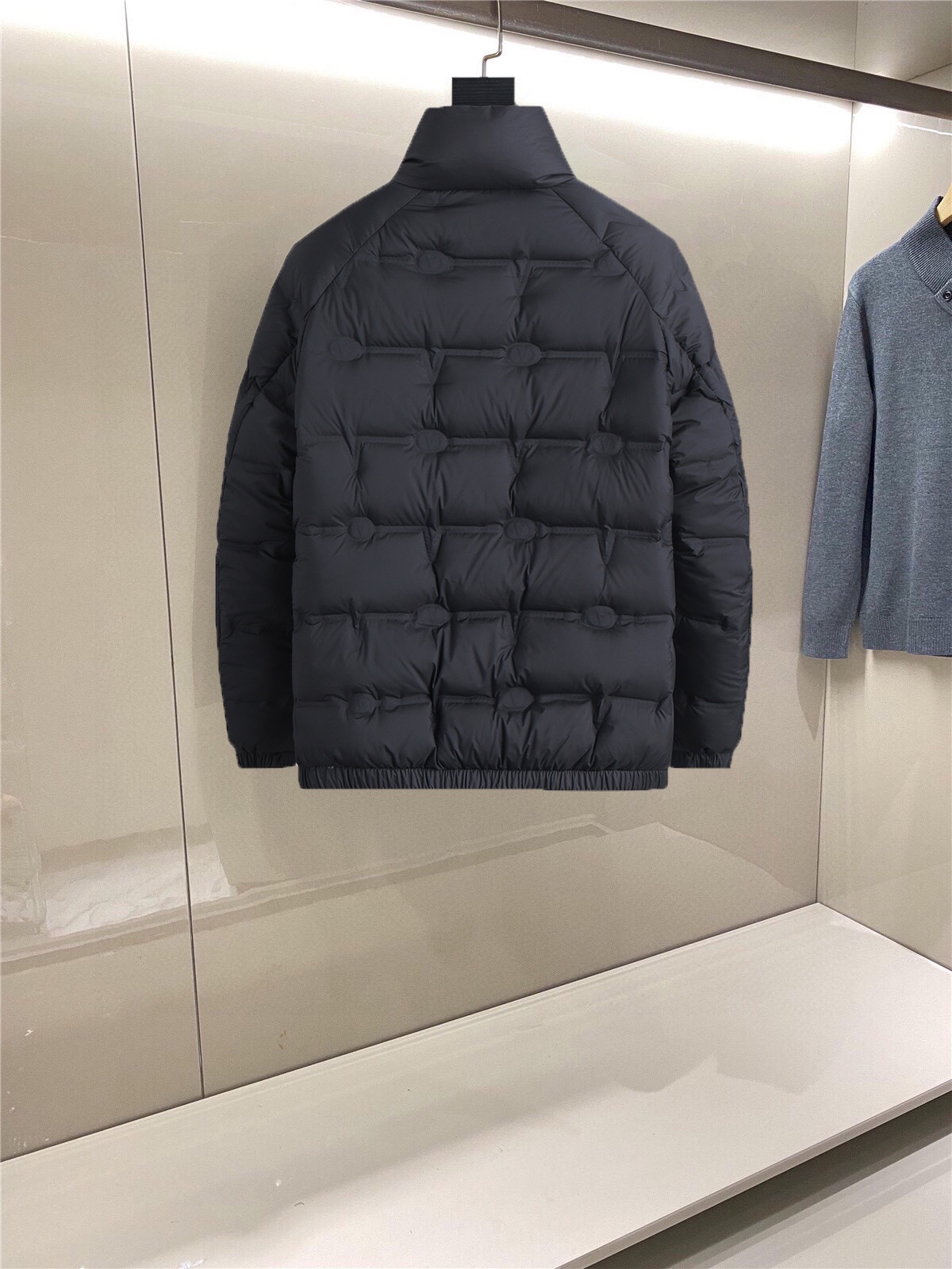 valentino ヴァレンティノダウンメンズ偽物 柔らかい 保温 冬服 アウター トップス 暖かい ハイネック 人気品 ブラック_2