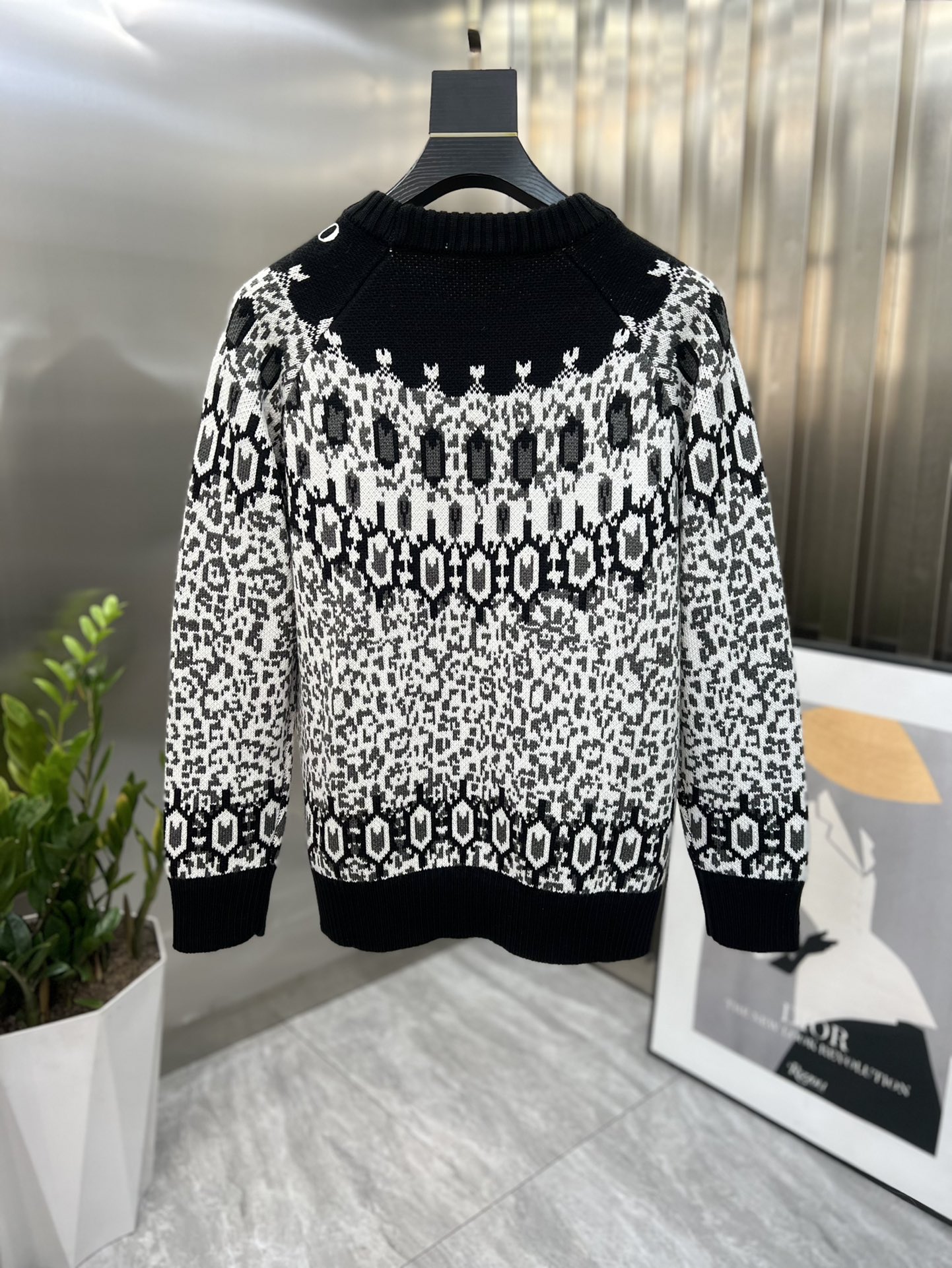 valentino 今季セール限定品 メンズ ヴァレンティノセーターコピー トップス ニット 柔らかい 保温 暖かい 長袖 グレイ_4