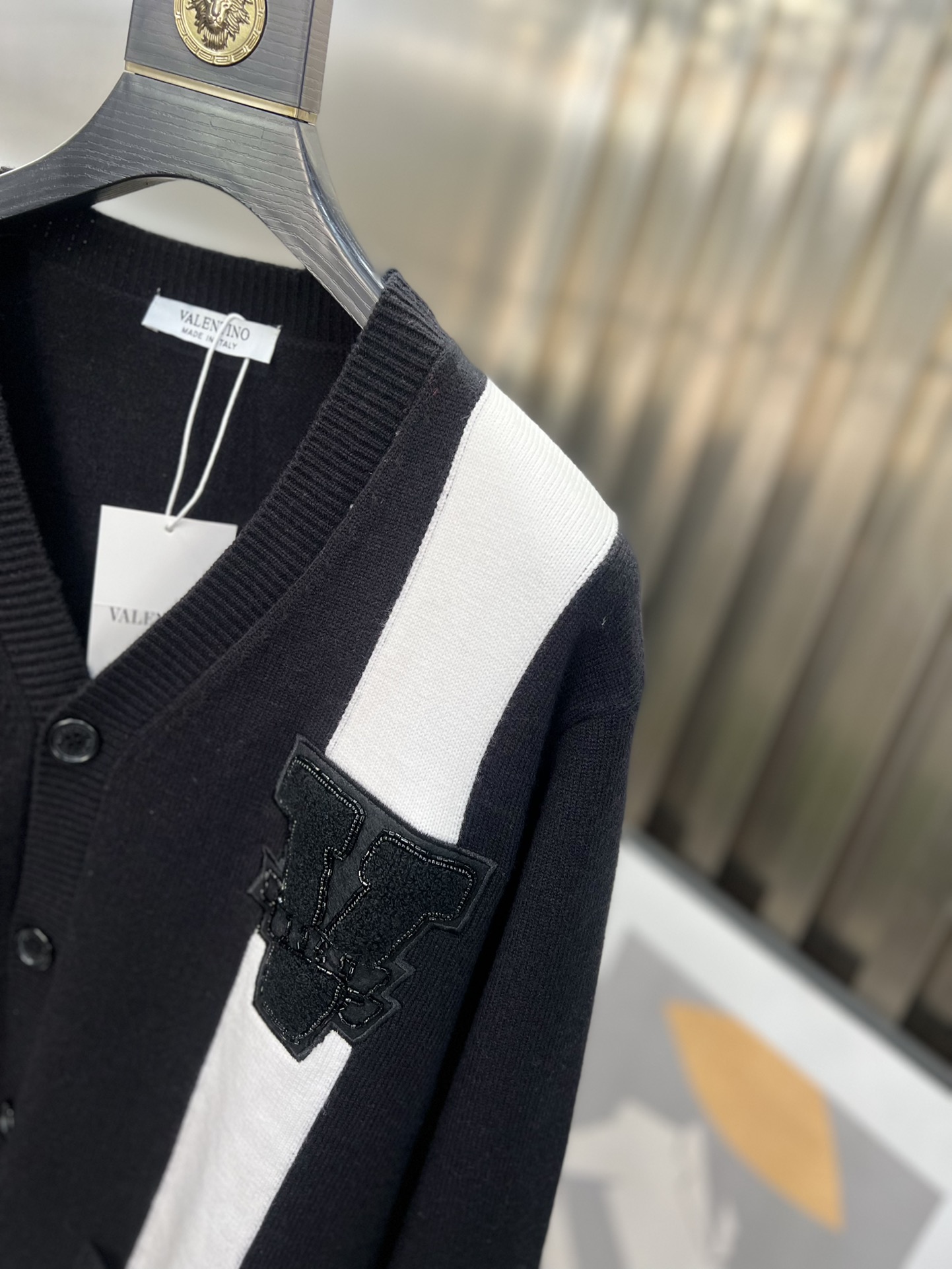 valentino HOT100%新品 ヴァレンティノニットスーパーコピー トップス セーター 柔らかい 保温 暖かい 長袖アウター ブラック_2