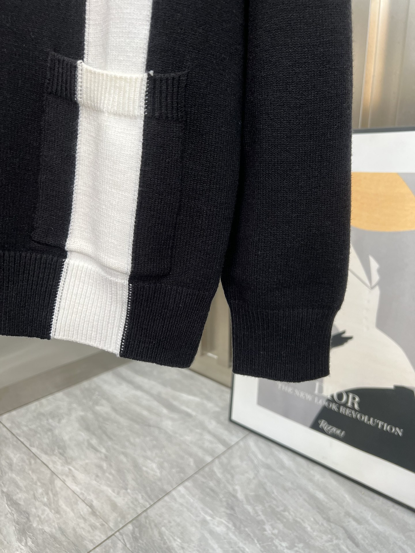 valentino HOT100%新品 ヴァレンティノニットスーパーコピー トップス セーター 柔らかい 保温 暖かい 長袖アウター ブラック_6
