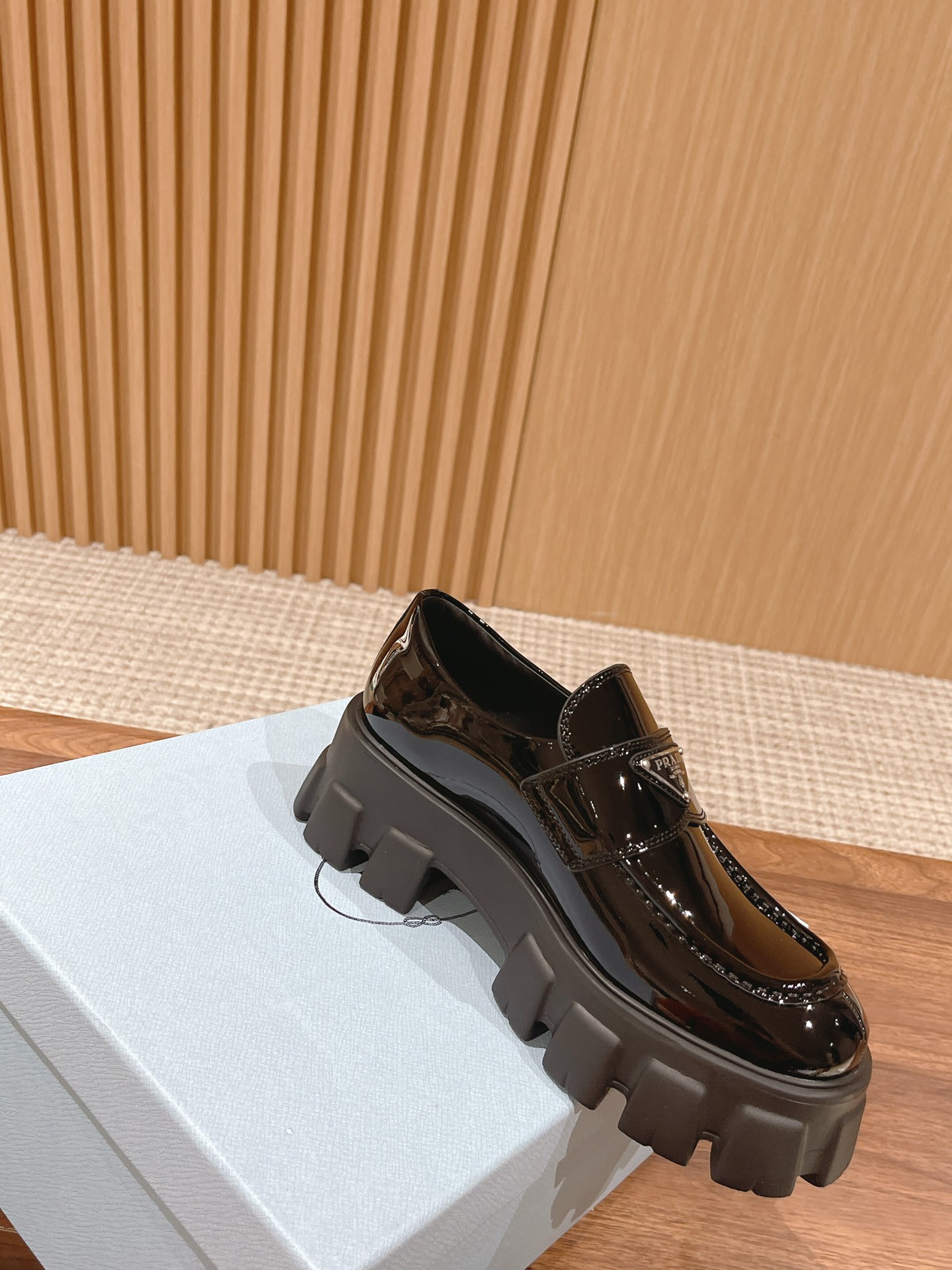 PRADAプラダ ソックススニーカーｎ級品 モカシン ローファー シューズ 牛革 通勤 防滑 履き心地 ブラック_9