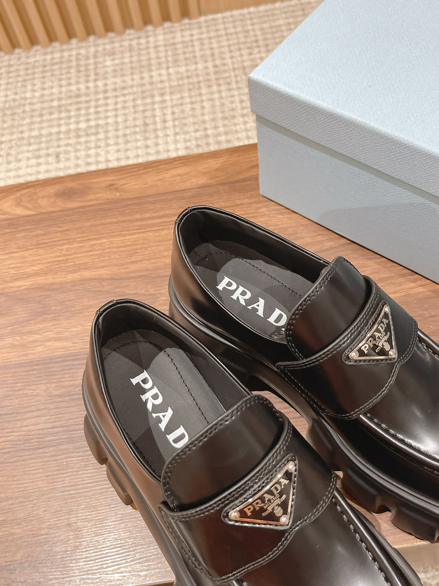 PRADAプラダ ソックススニーカーコピー モカシン 履き心地 ローファー シューズ 牛革 通勤 防滑 ブラック_8