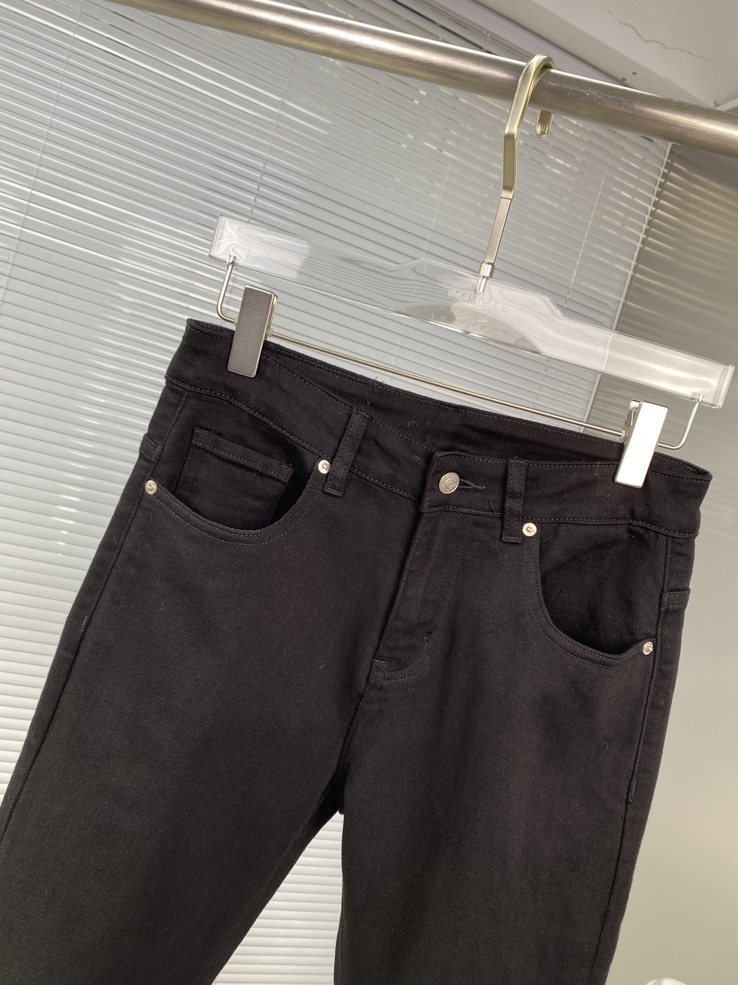 爆買い大得価 ディオールパンツ偽物 デニム ズボン ジーンズ 柔らかい 美脚 メンズ 優雅 シンプル ブラック_3