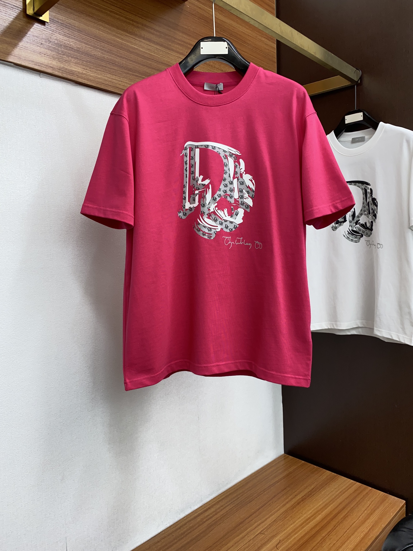限定人気品★セール！ディオール、リップ偽物 短袖 トップス 純綿tシャツ プリント 柔らかい 夏品 個性的 レッド_1