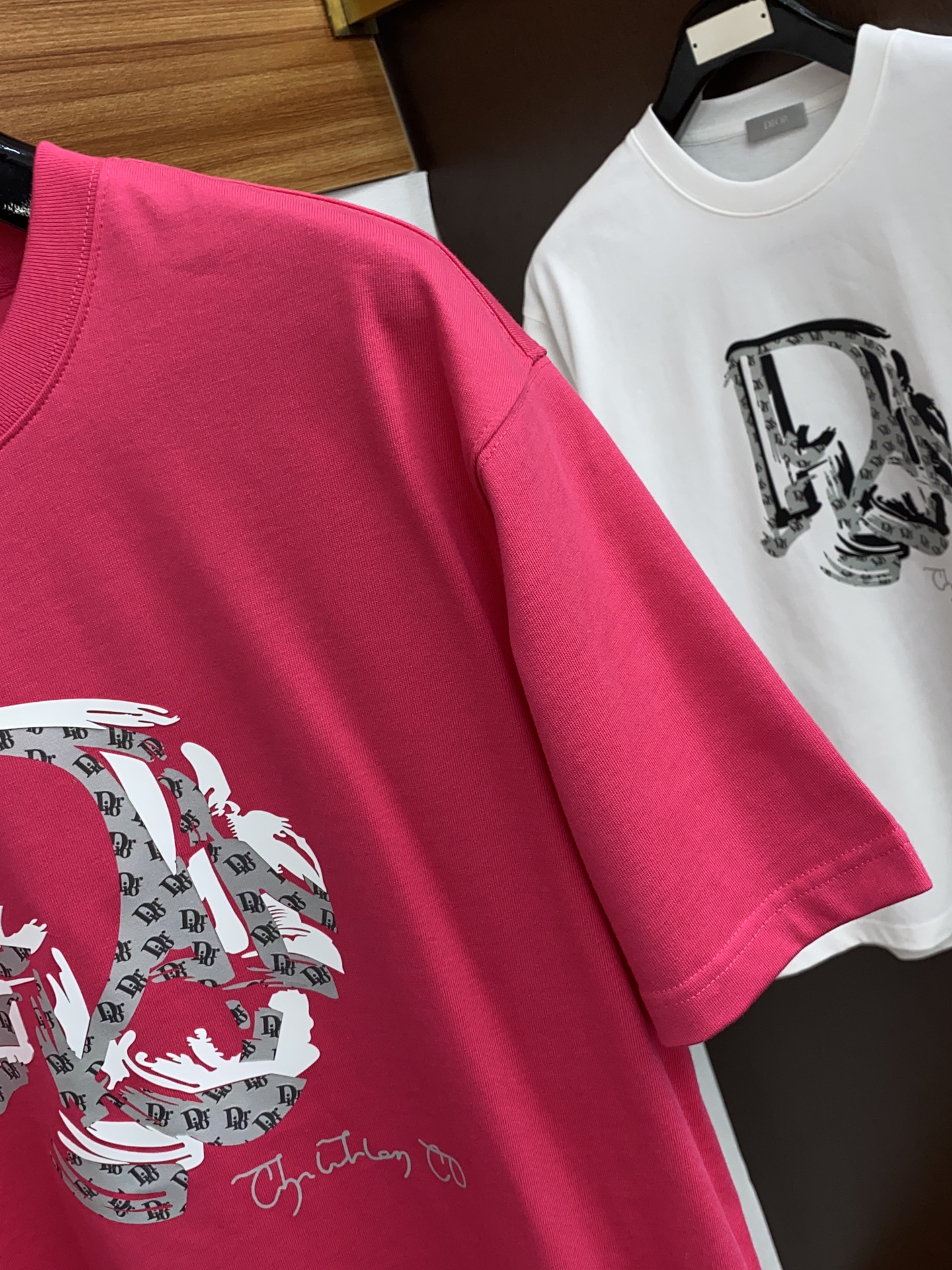 限定人気品★セール！ディオール、リップ偽物 短袖 トップス 純綿tシャツ プリント 柔らかい 夏品 個性的 レッド_3