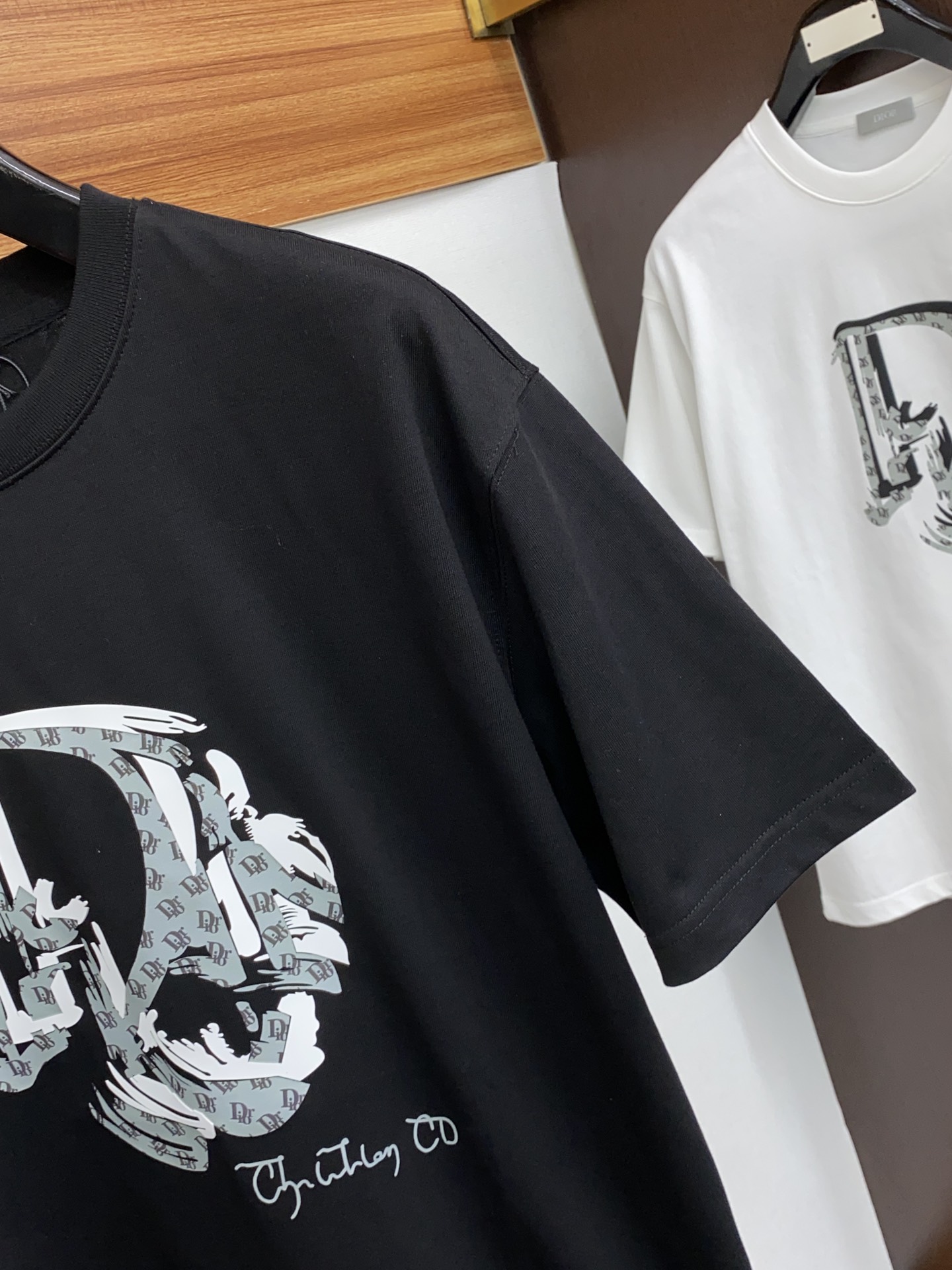 限定人気品★セール！dior レディース tシャツコピー 短袖 トップス 純綿tシャツ プリント 柔らかい 夏品 個性的 ブラック_4