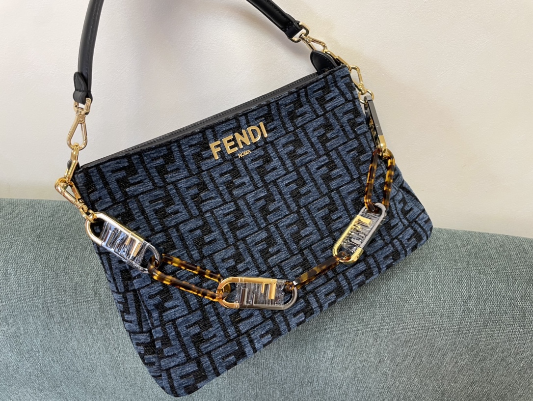フェンディバッグＮ級品 持ちバッグ 斜め掛けバッグ レディースバッグ 個性的 ファッション ブルー_2