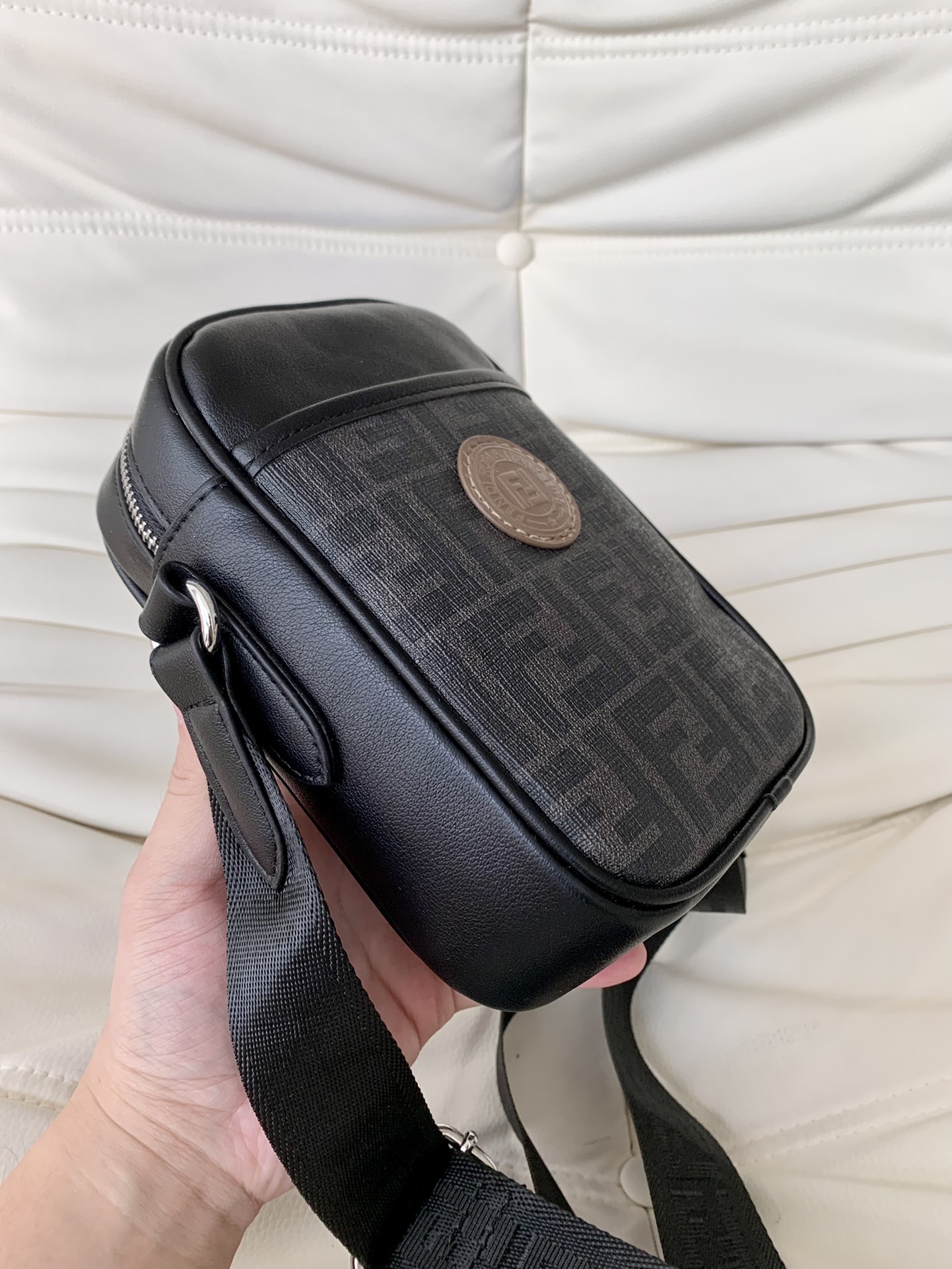 赤字超特価2024 フェンディバッグ 定番Ｎ級品 斜め掛けバッグ ミニバッグ 牛革 実用 花柄 ブラック_4