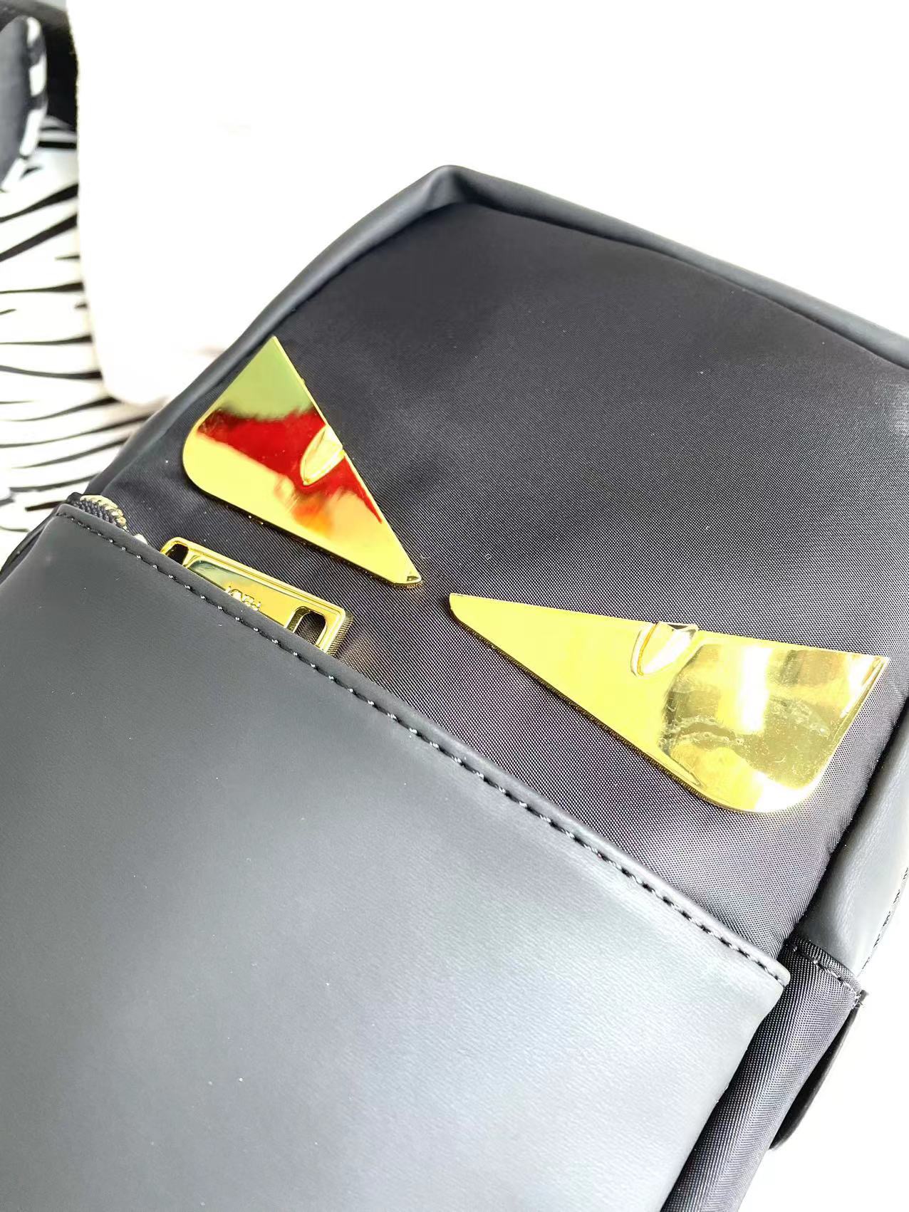 fendi のバッグ激安通販 斜め掛けバッグ 牛革 レザー 手作り 四角形 メンズ 便利 実用 防水 シンプル ブラック_3