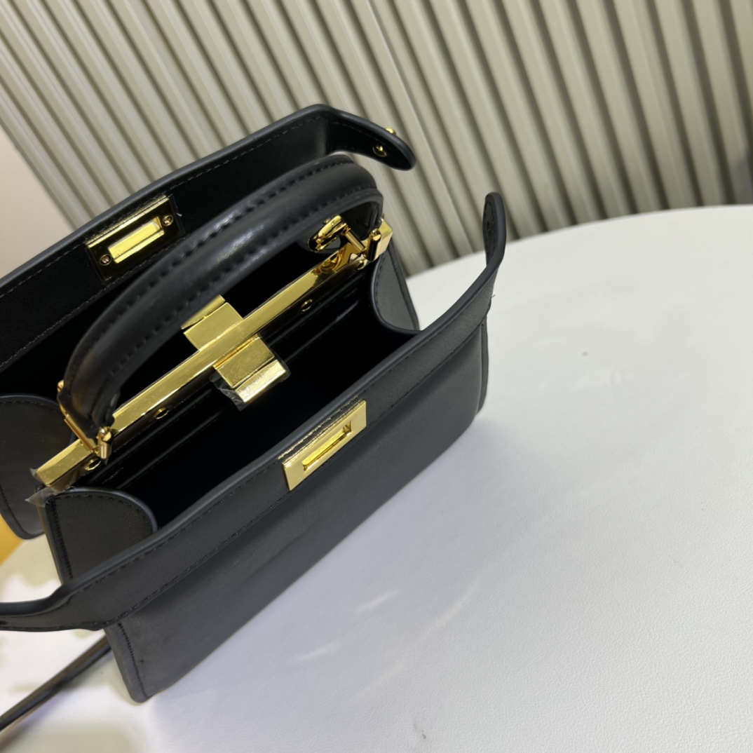 フェンディバッグ 黒 レザー偽物 斜め掛けバッグ 持ちバッグ 牛革 個性的 日常用 ファッション レディース ブラック_7