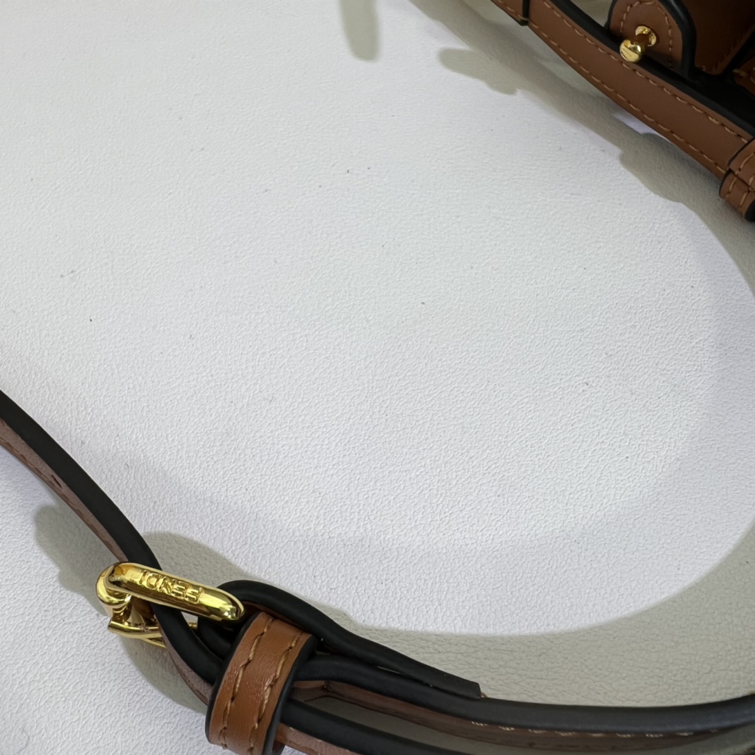 フェンディ バケットスーパーコピー 斜め掛けバッグ 持ちバッグ 牛革 個性的 日常用 ファッション レディース ブラウン_9