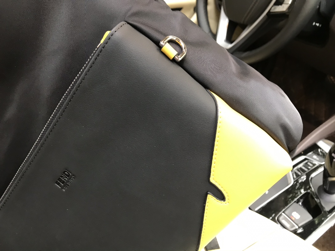 限定販売 最高品質 フェンディ 通勤バッグスーパーコピー 肩掛け バックバッグ イタリア製 人気新作 シンプル ブラック_8