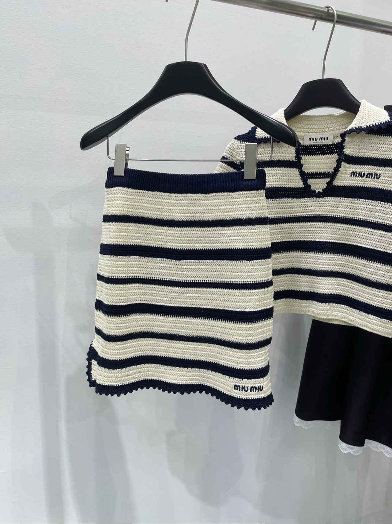 大絶賛 ミュウミュウ オーレＮ級品 セット 半袖 スカート ニット 夏品 可愛い セクシー ブラック_3