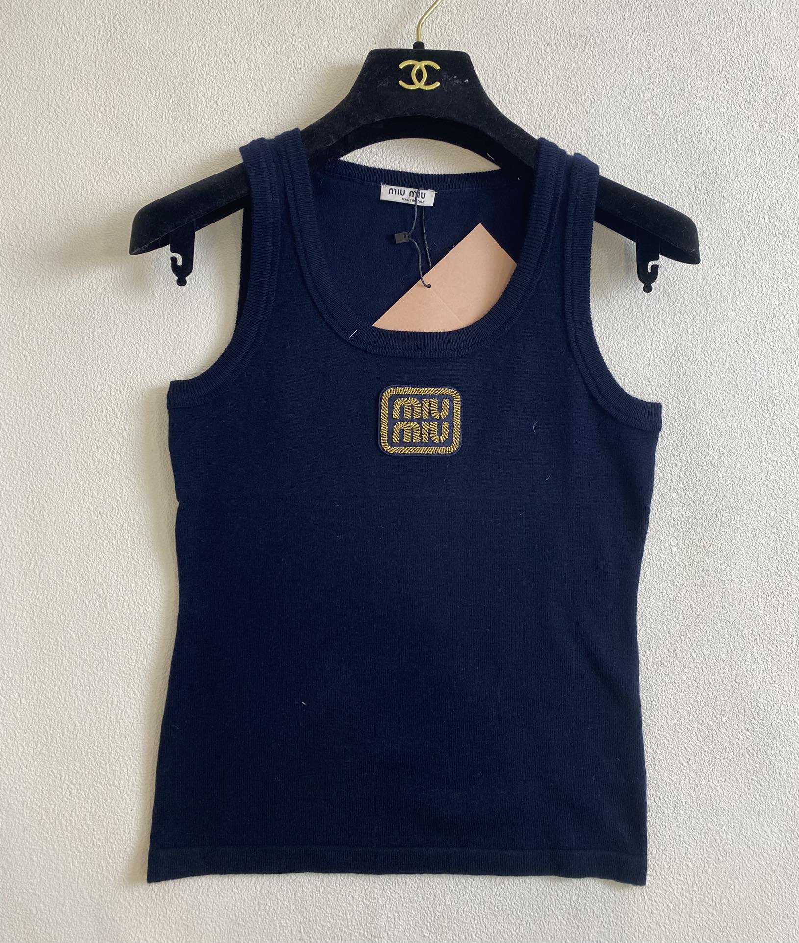 ミュウミュウオンライン偽物 柔らかい 無袖 ジレー トップス Tシャツ ロゴプリント 春新品 2色可選 ブルー_3