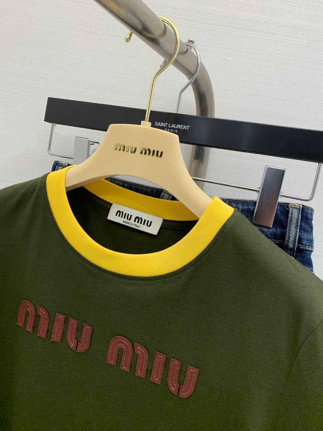ミュウミュウとプラダ偽物 半袖 Tシャツ 人気夏品 ロゴプリント ショット 少女感 ファッション レディース グリーン_2