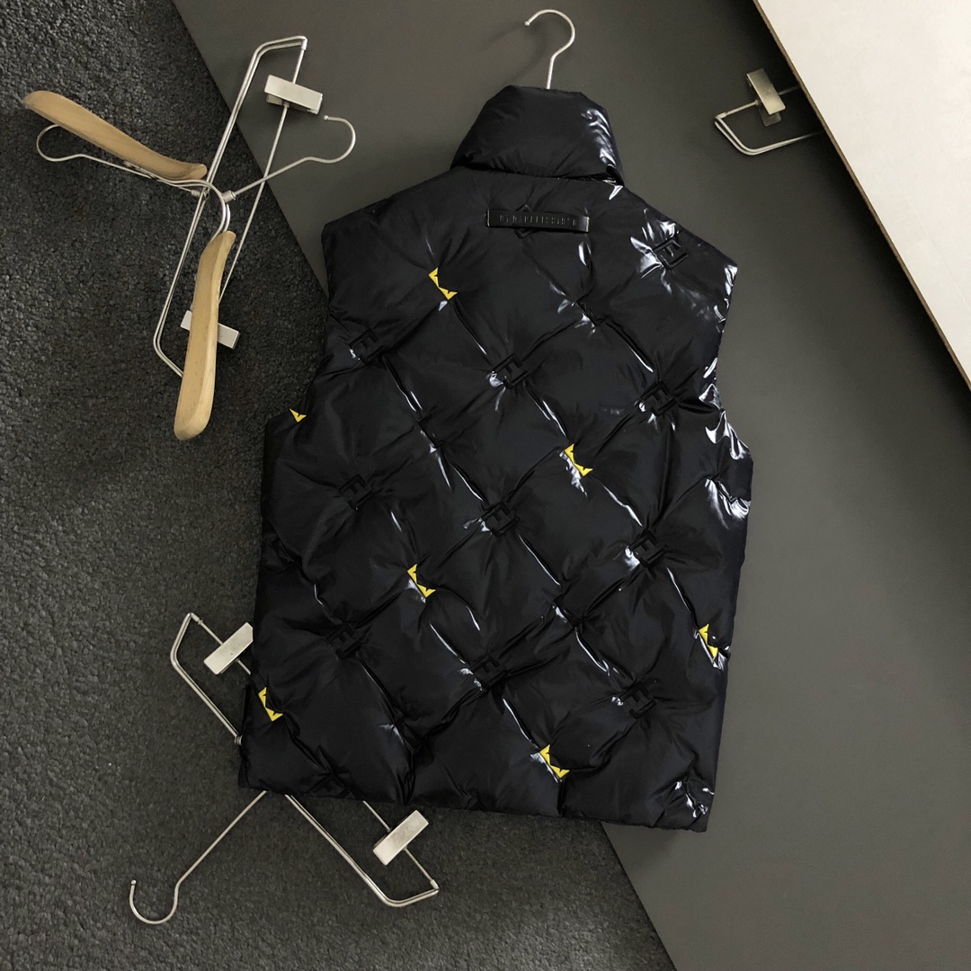 fendi ダウン ジャケット激安通販 ダウンジャケット トップス 防寒着 サーモクラフト ヒーター ダウンベスト ブラック_2