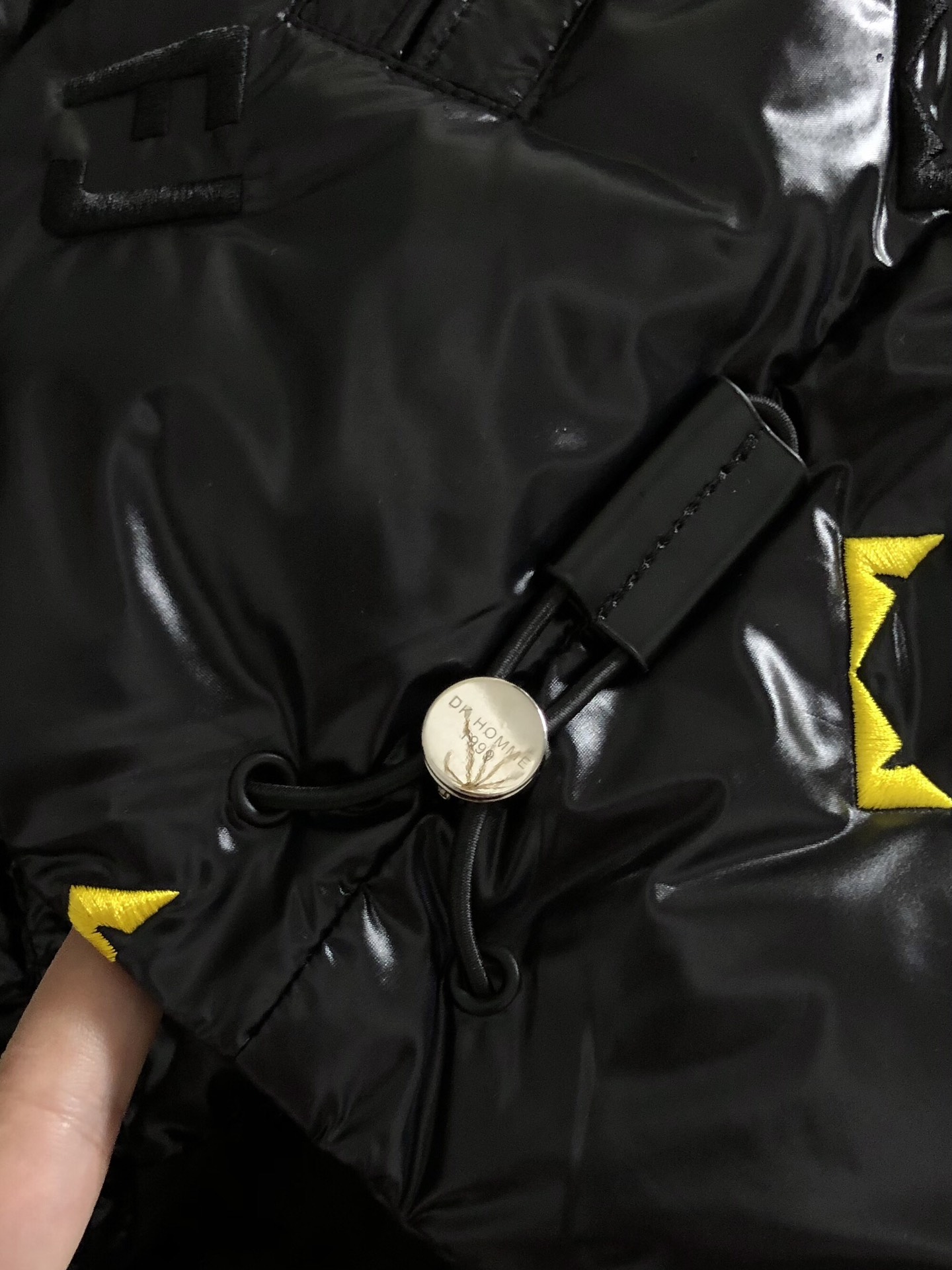 fendi ダウン ジャケット激安通販 ダウンジャケット トップス 防寒着 サーモクラフト ヒーター ダウンベスト ブラック_3