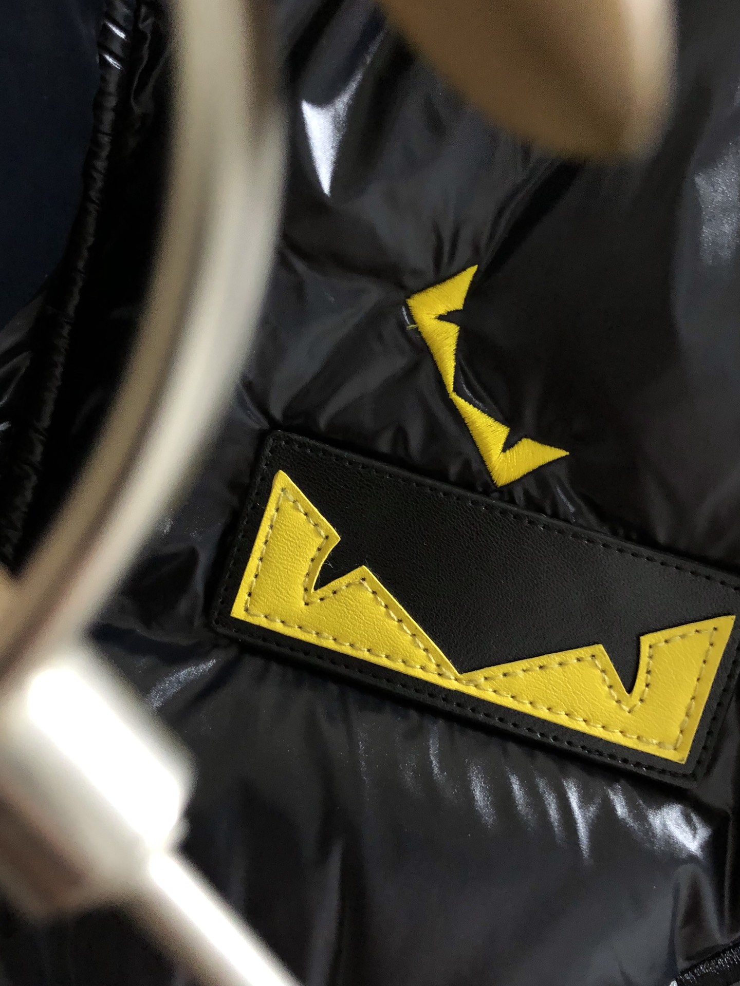 fendi ダウン ジャケット激安通販 ダウンジャケット トップス 防寒着 サーモクラフト ヒーター ダウンベスト ブラック_5