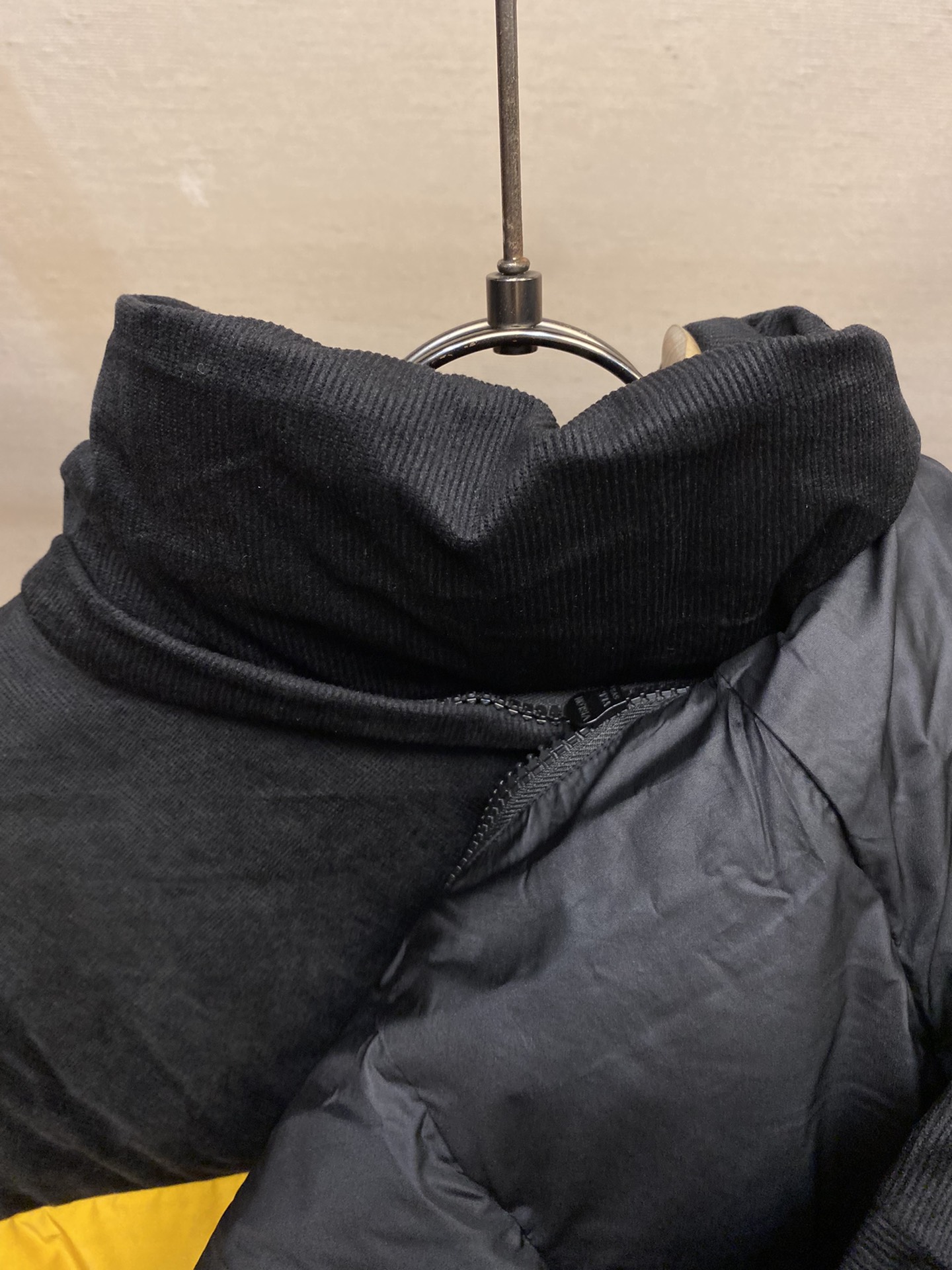 fendi キッズ ダウン偽物 ダウンジャケット トップス 厚い 保温 人気新品 ファッション イエロー_5