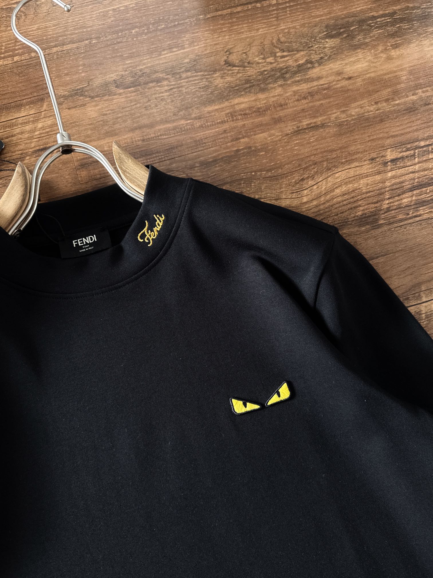 フェンディ t シャツ レディース激安通販 長袖 シンプル 純綿 トップス 丸首 ロゴ刺繍 柔らかい メンズ ブラック_3