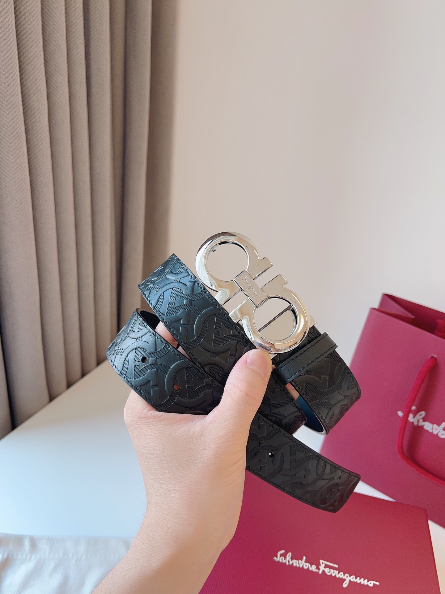 超激得新品 フェラガモ メンズ ベルト激安通販 幅35㎜ 牛革 レザー ビジネス 本革で作られ 調整可 メンズ ブラック_4