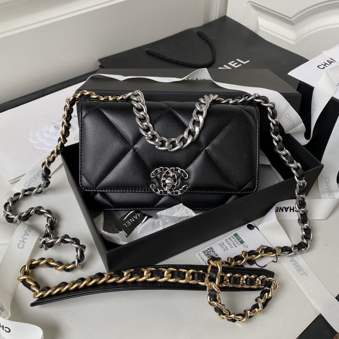 シャネル CHANEL限定 スーパーコピー バッグ レザー ブラック 軽量 ショルダーバッグ 人気　_1