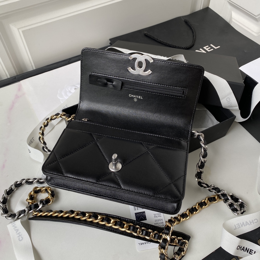 シャネル CHANEL限定 スーパーコピー バッグ レザー ブラック 軽量 ショルダーバッグ 人気　_4
