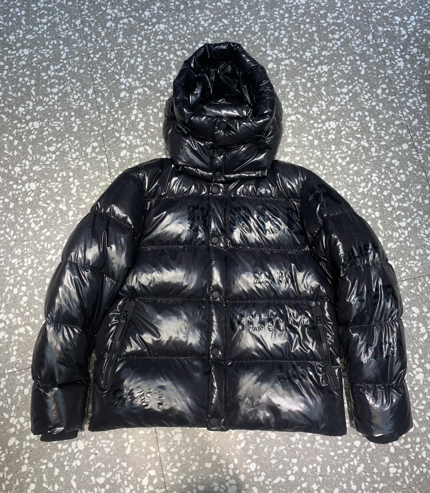 バーバリー ダウン ジャケット偽物 トップス フード付き 保温 軽量 男女兼用 ファッション 人気品 ブラック_2