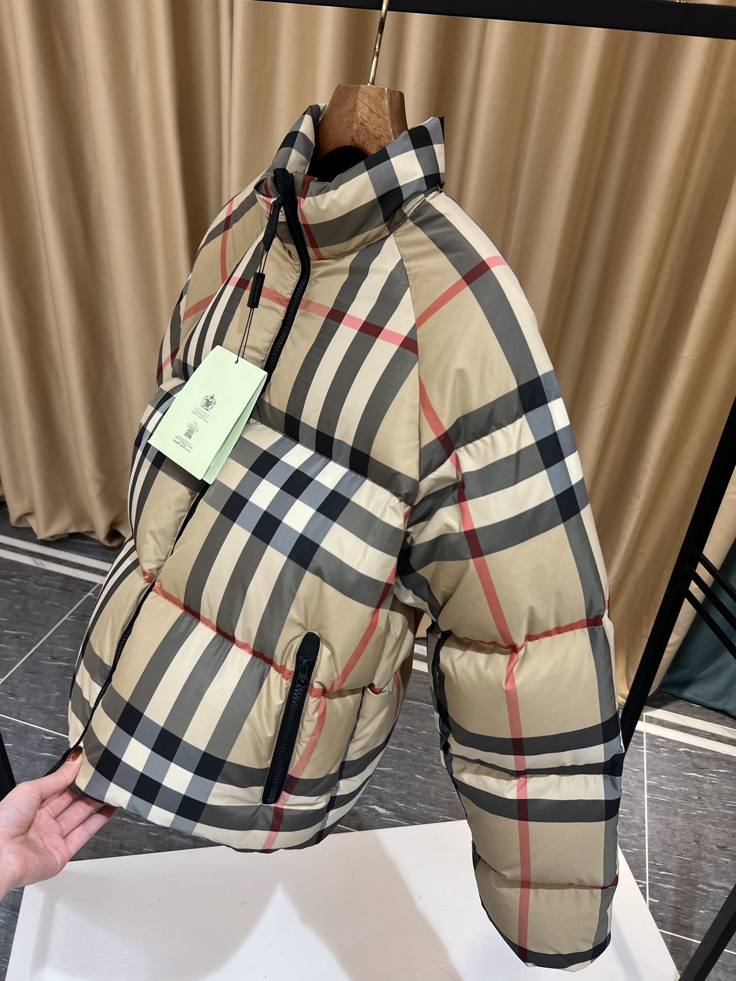 バーバリー ダウン ジャケット メンズスーパーコピー トップス アウター 格子模様 シンプル 暖かい ブラウン_4