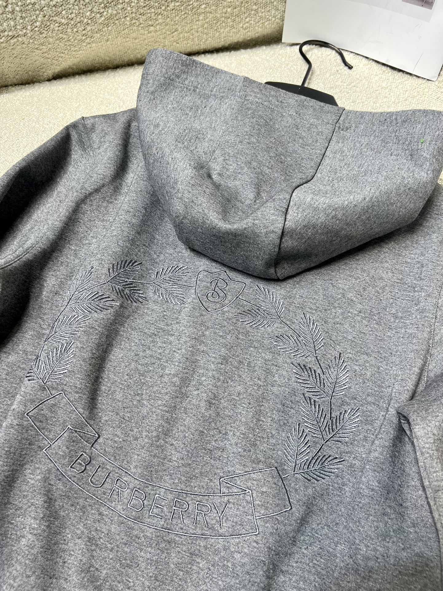 バーバリー カフス セットコピー 運動セット ランニング シンプル 柔らかい フード付き 品質保証 おしゃれ グレイ_4