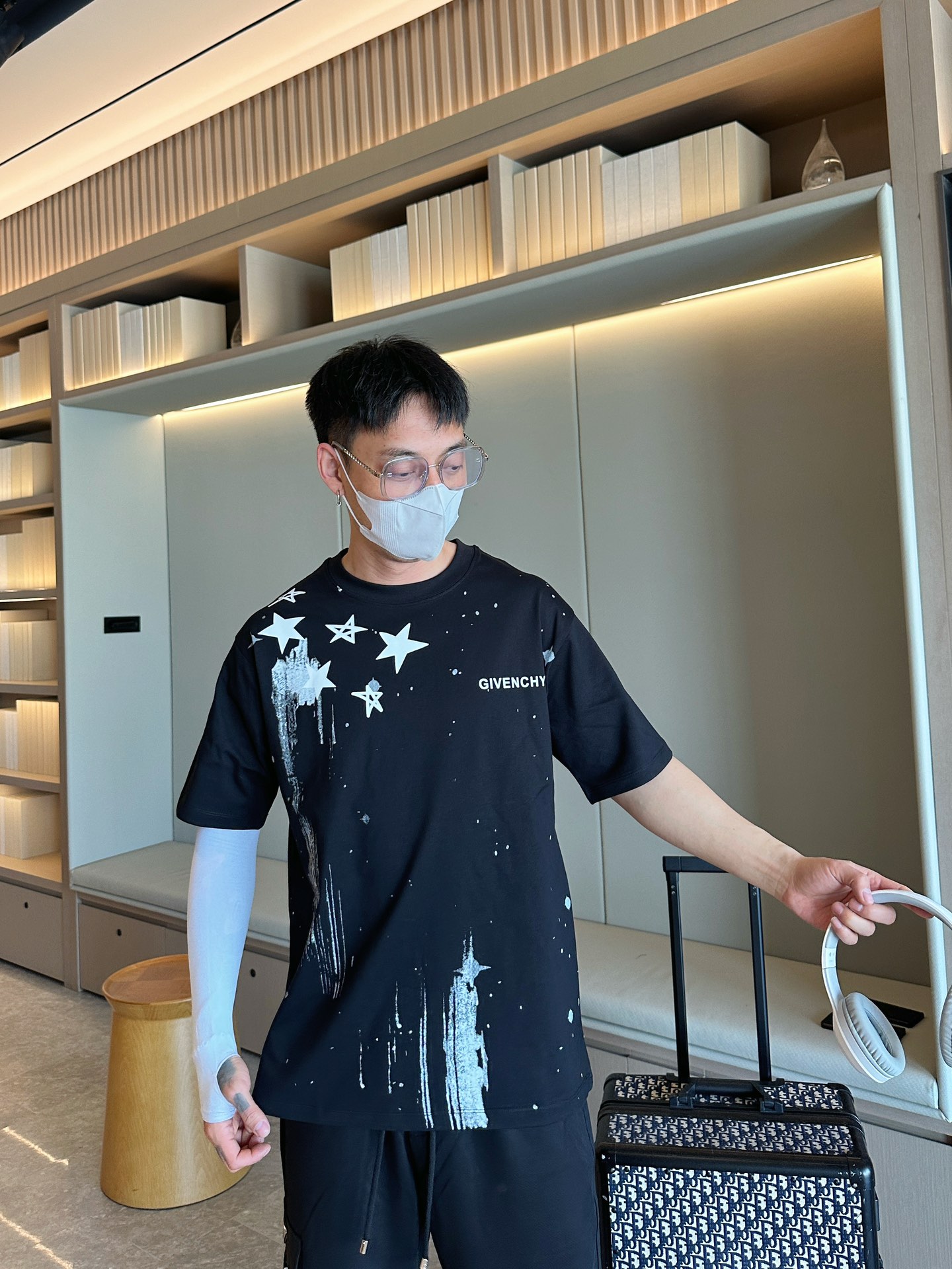 ジバンシィ 偽物 コピー 半袖 Tシャツ ウールコットン ブラック 柔らかい 花柄_3