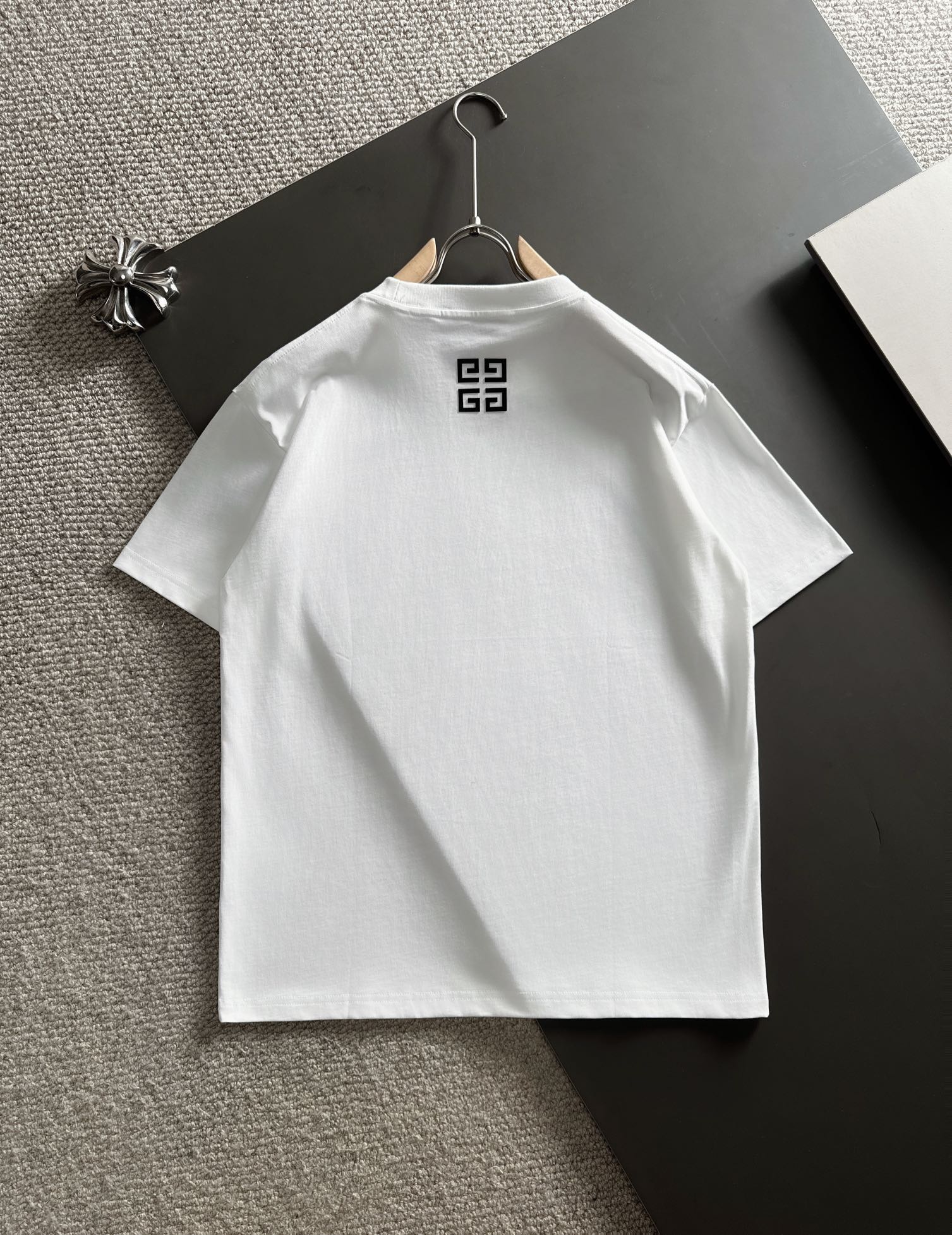 ジバンシィ n級品 コピー 半袖 Tシャツ ウールコットン ホワイト 柔らかい 花柄_6