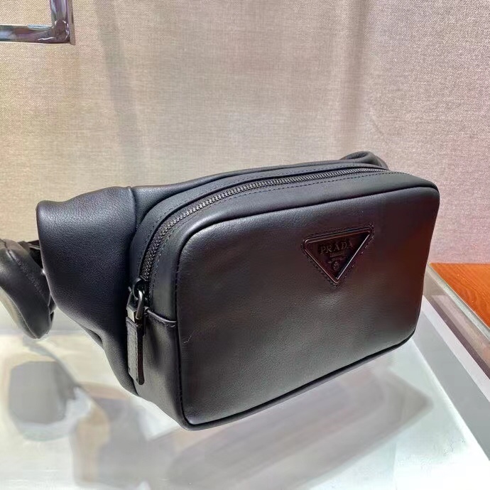 プラダ ポーチ ナイロンＮ級品 斜め掛けバッグ 牛革 レザー 人気 シンプル ナイロン 大容量 ポケット付き ブラック_4
