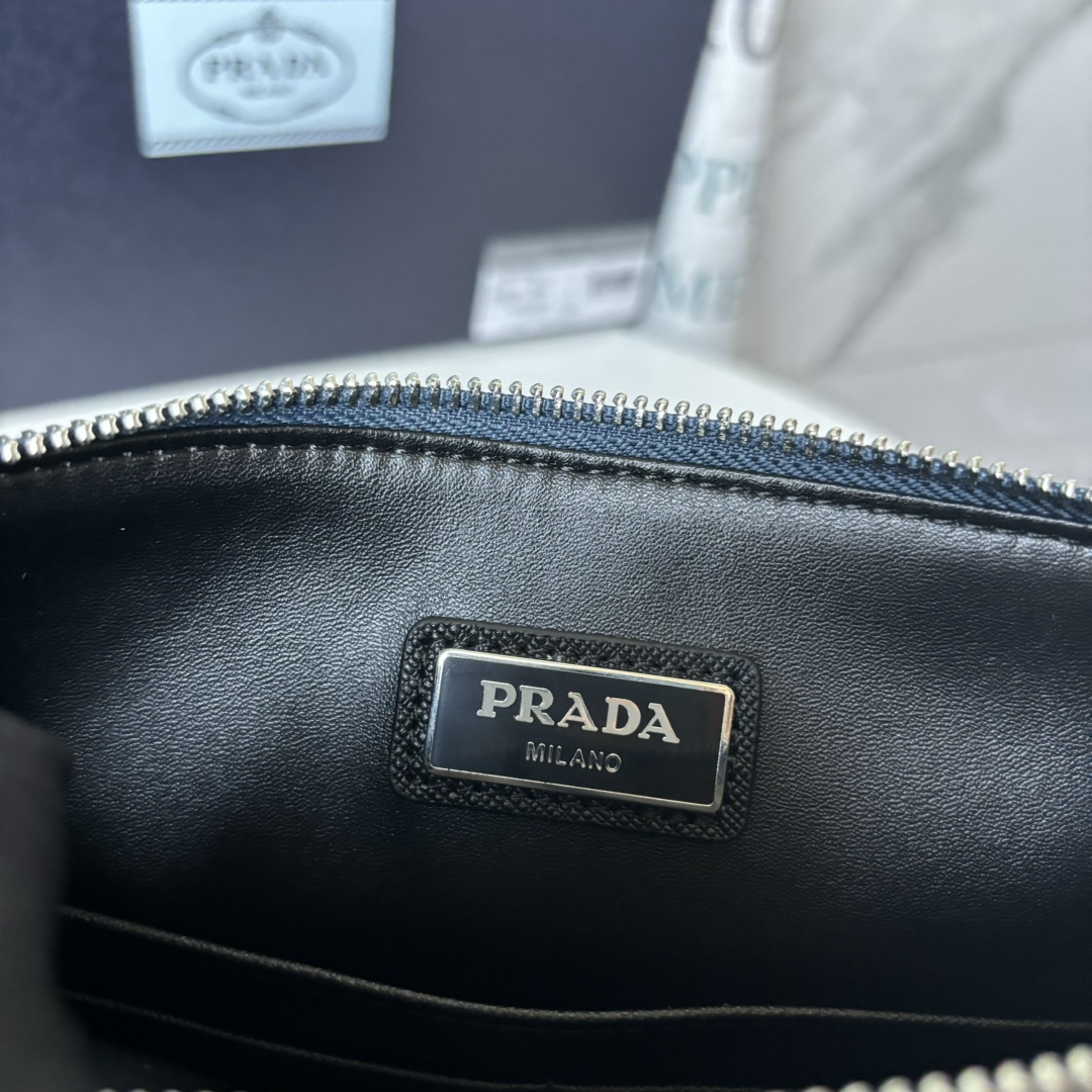プラダバッグ 定番偽物 柔らかい 持ちバッグ 持ち手付き シンプル 便利 メンズ ファッション ブルー_5