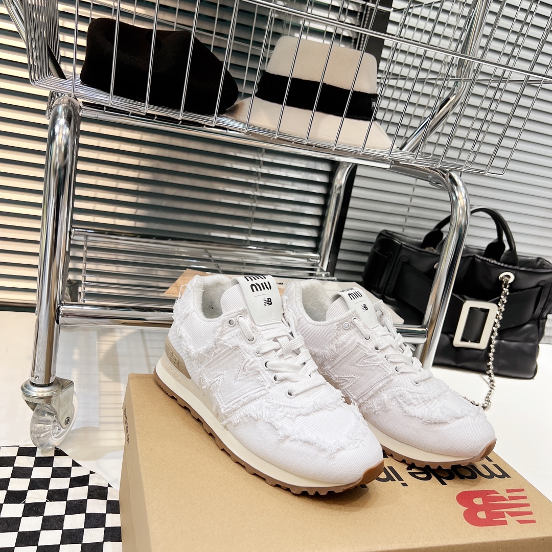 miumiu スニーカー 厚底スーパーコピー 運動 ランニング カジュアル シューズ 通学 スポーツシューズ ホワイト_1