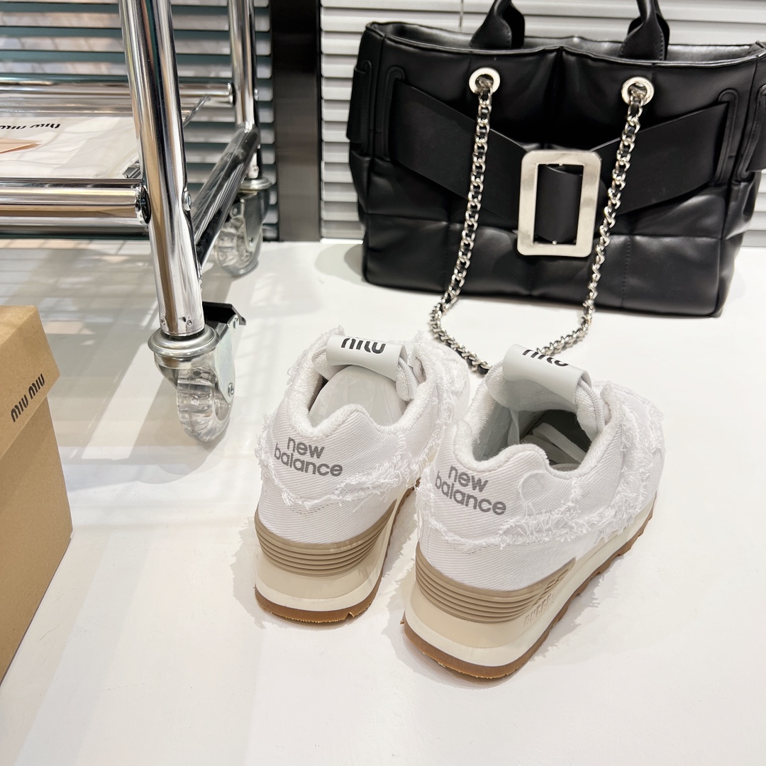 miumiu スニーカー 厚底スーパーコピー 運動 ランニング カジュアル シューズ 通学 スポーツシューズ ホワイト_2