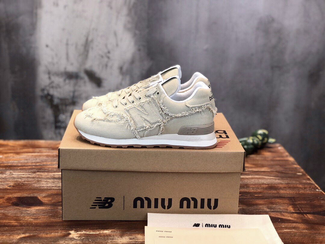 超激得新品 miumiu の スニーカーＮ級品 運動 Miumiu x New Balanceコラボ ランニング カジュアル 通学 スポーツシューズ グレイ_4