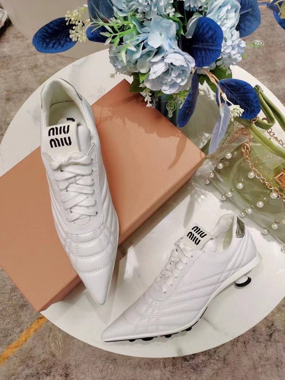 HOT品質保証 レディース miumiu 靴スーパーコピー パンプス 軽量 高機能クッション通勤 痛くない ホワイト_3