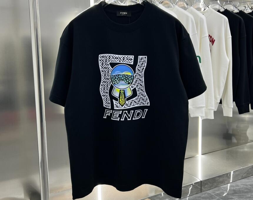 激安大特価最新作の フェンディ シャツ メンズスーパーコピー 短袖 プリント 春服 純綿 トップス Tシャツ 刺繍 男女兼用 ブラック