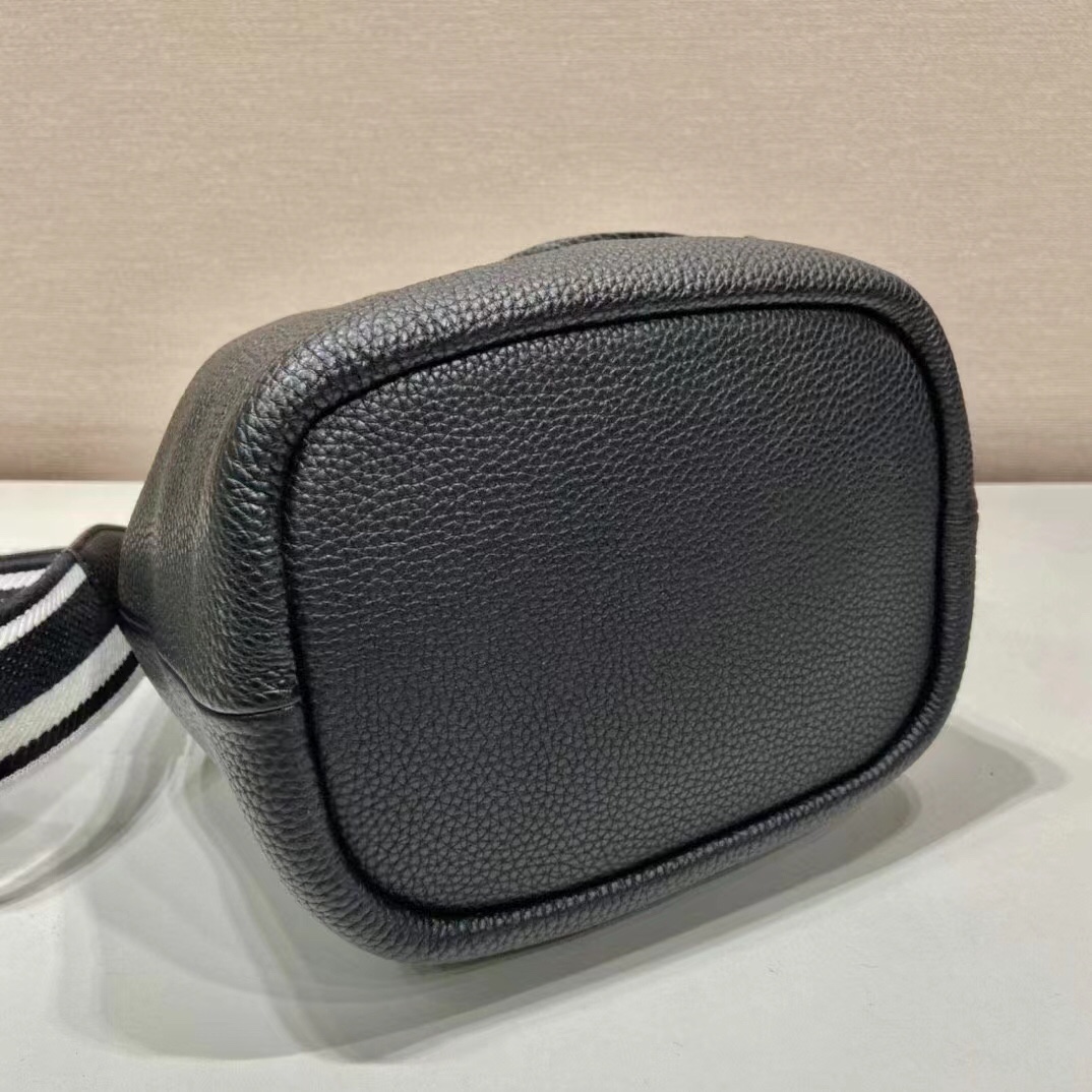 [新季度] プラダ バッグ 正規品スーパーコピー 牛革 柔らかい 人気 肩掛けバッグ 斜め掛け 新作販売 シンプル ブラック_9