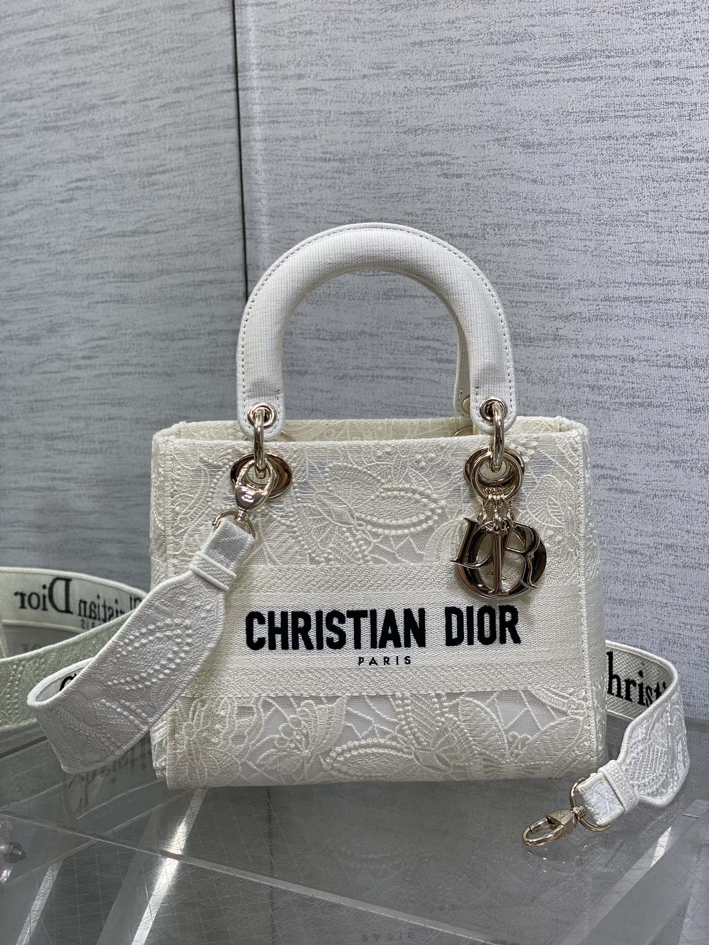 ディオール ノベルティ 2024スーパーコピー 持ちバッグ 牛革 刺繍 シンプル 綺麗！レディース ホワイト_1