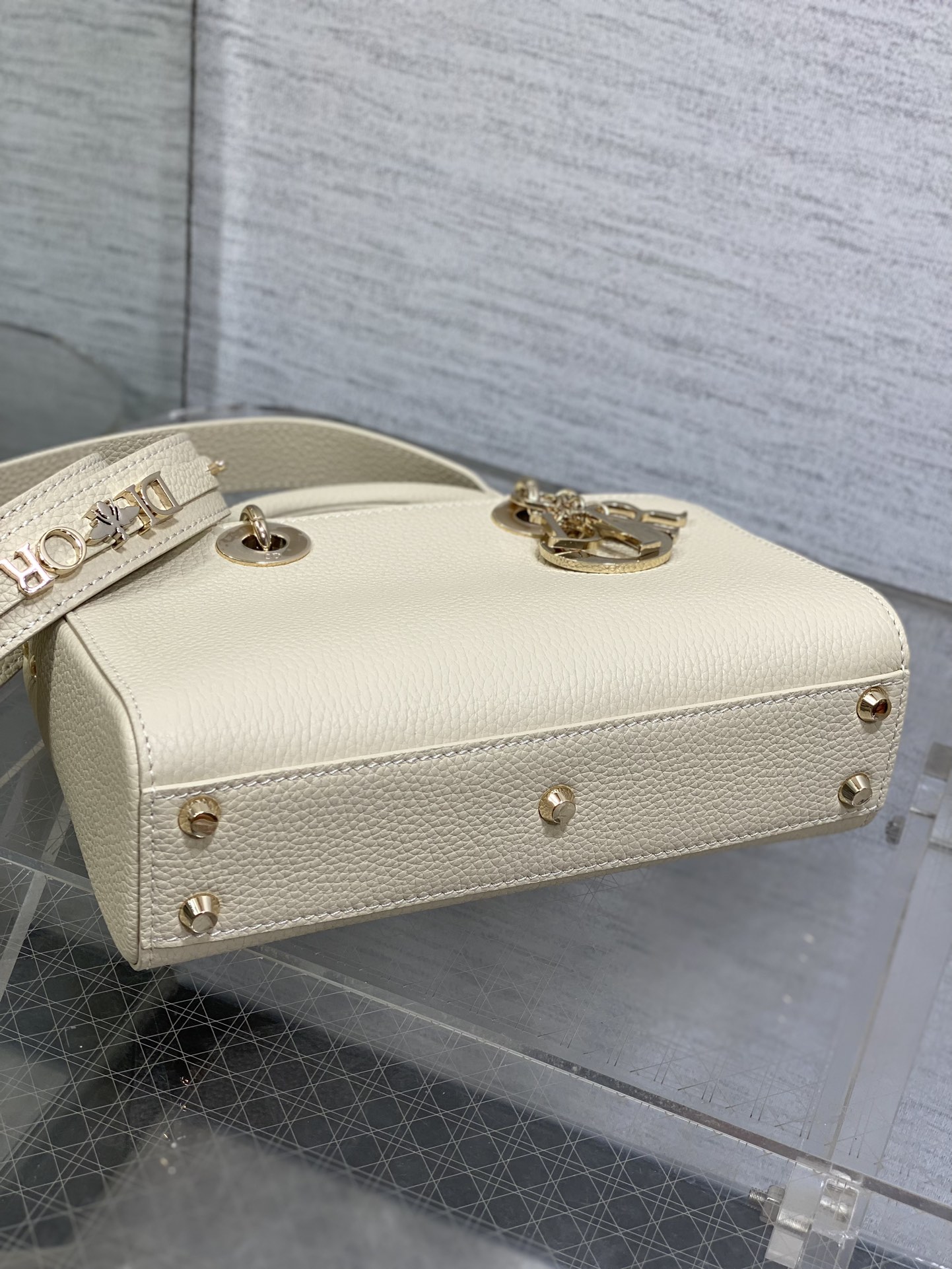 レディ ディオール バッグＮ級品 チェーンバッグ レディース 斜め掛け 持ちバッグ 牛革 レザー 超人気 調整可 小さいサイズ ホワイト_7